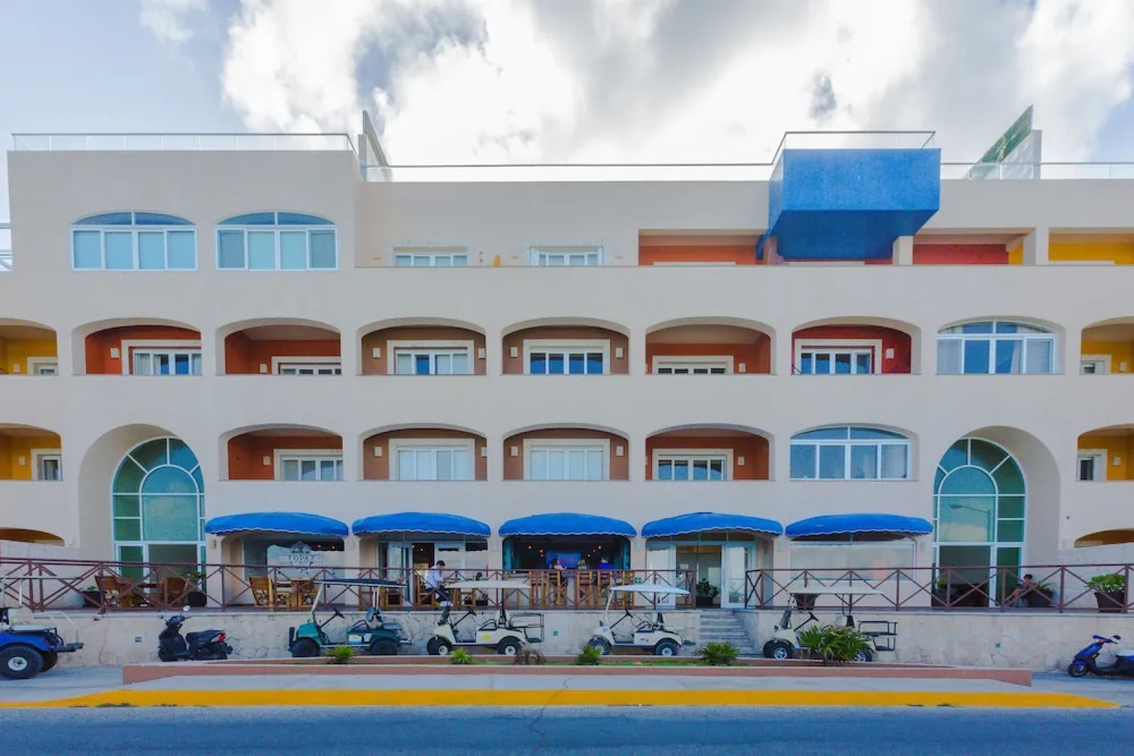 Isla 33 - Studio 2413