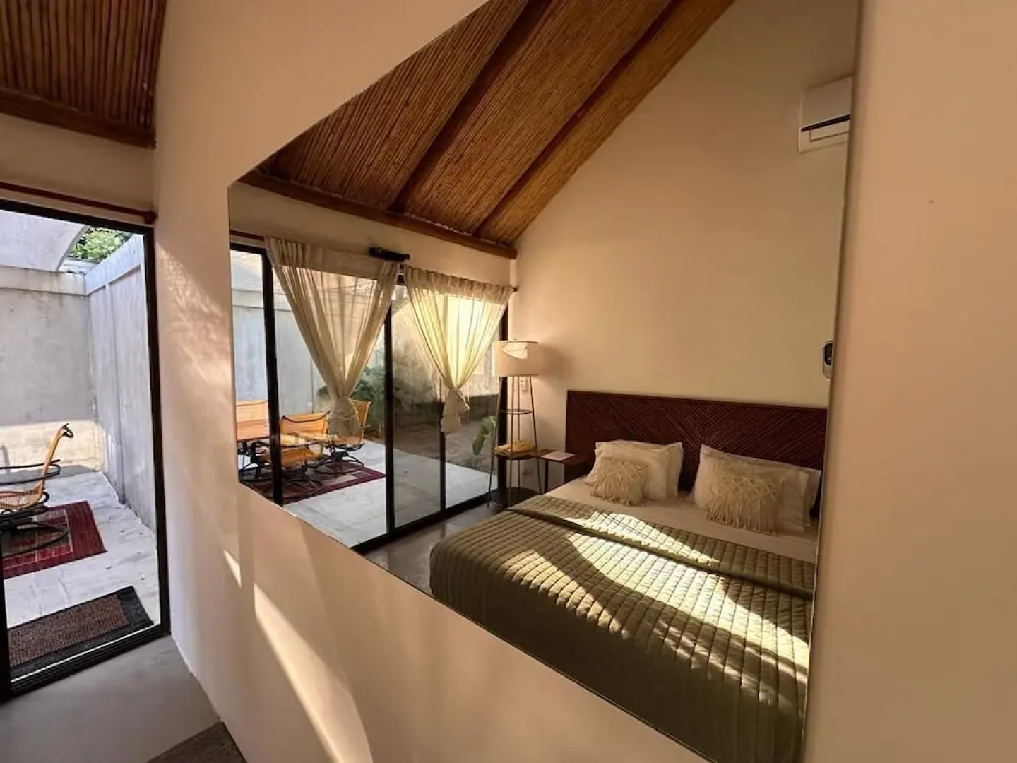 Curiol Boutique Hotel & Lounge