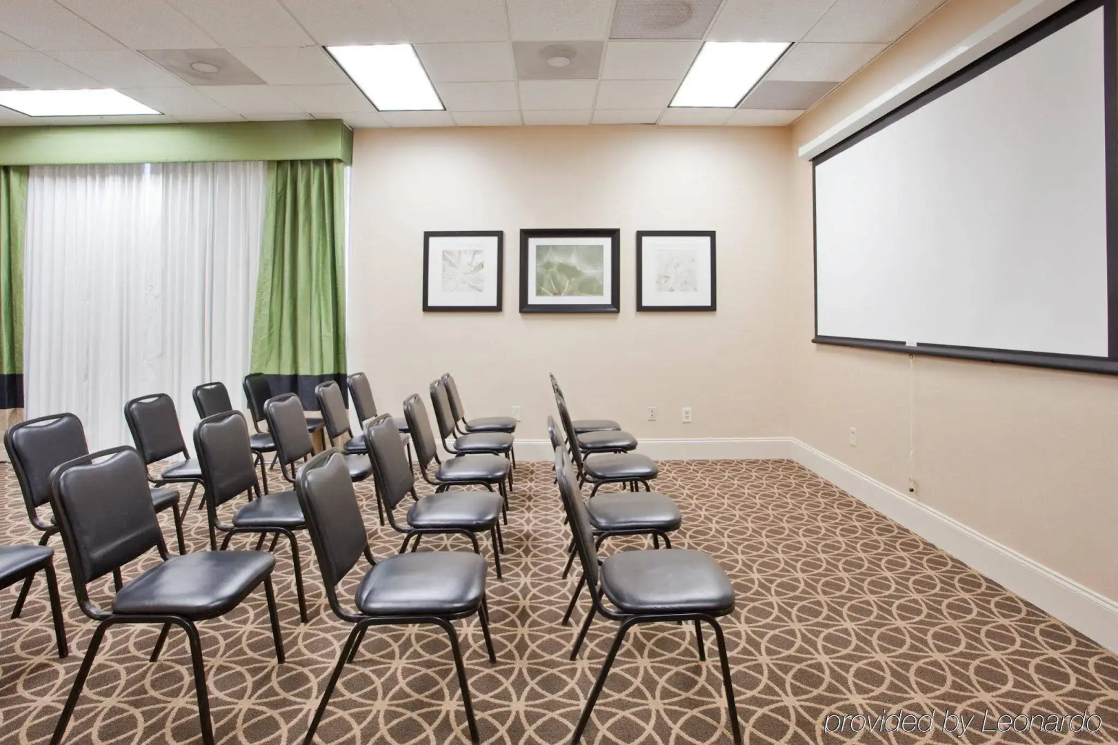 DoubleTree by Hilton Raleigh Midtown