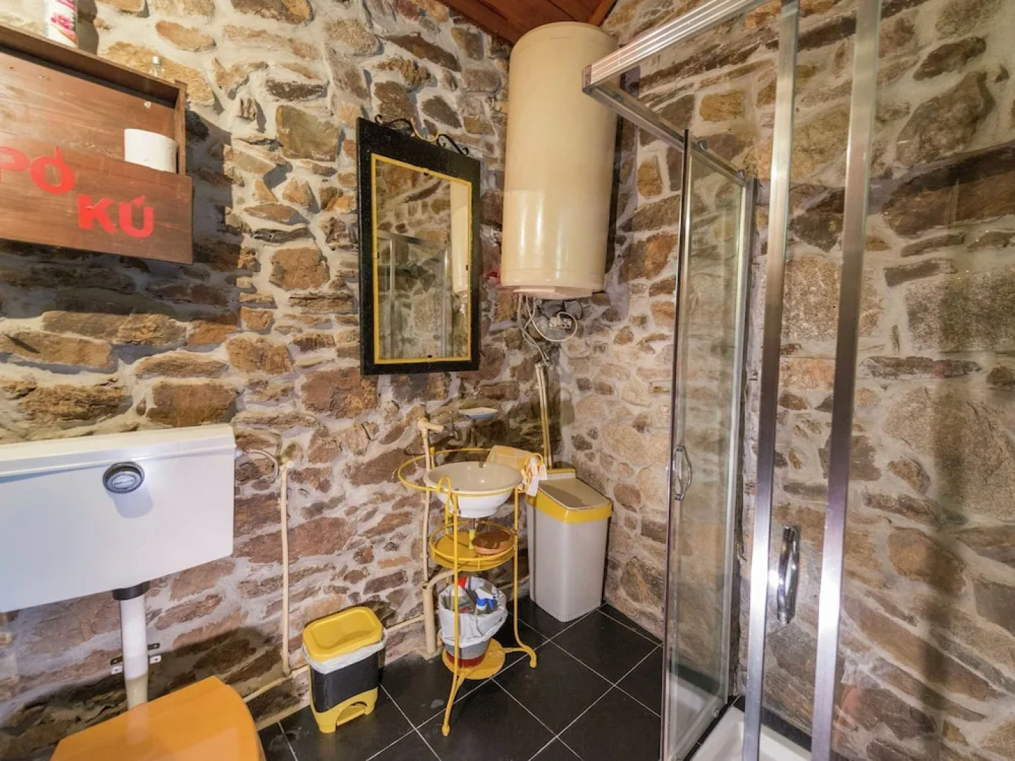 Holiday Home for two in Idyllic Garden With Saltwater Swimming Pool