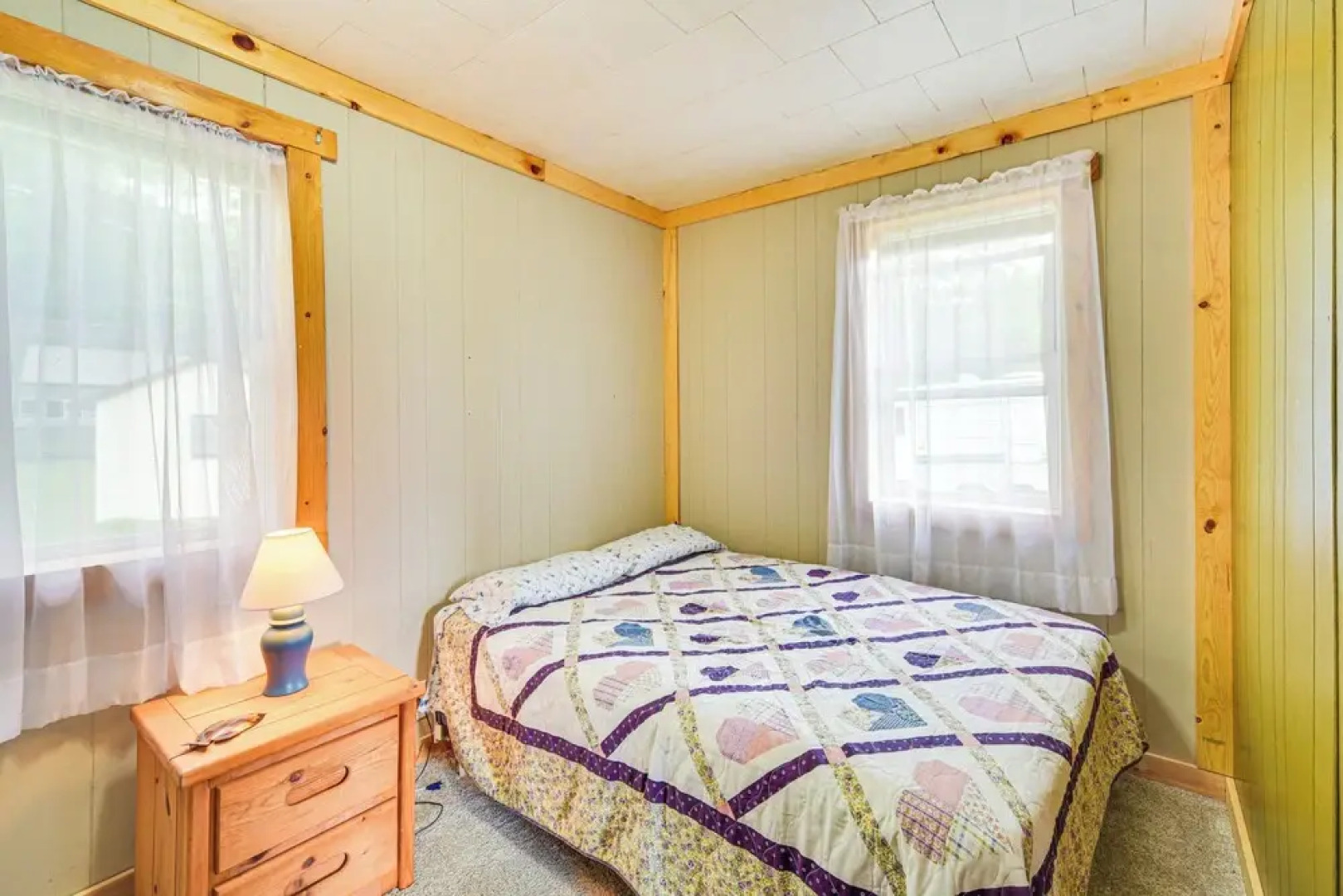 Wisconsin Lakeside Cottage w/ Deck, Views