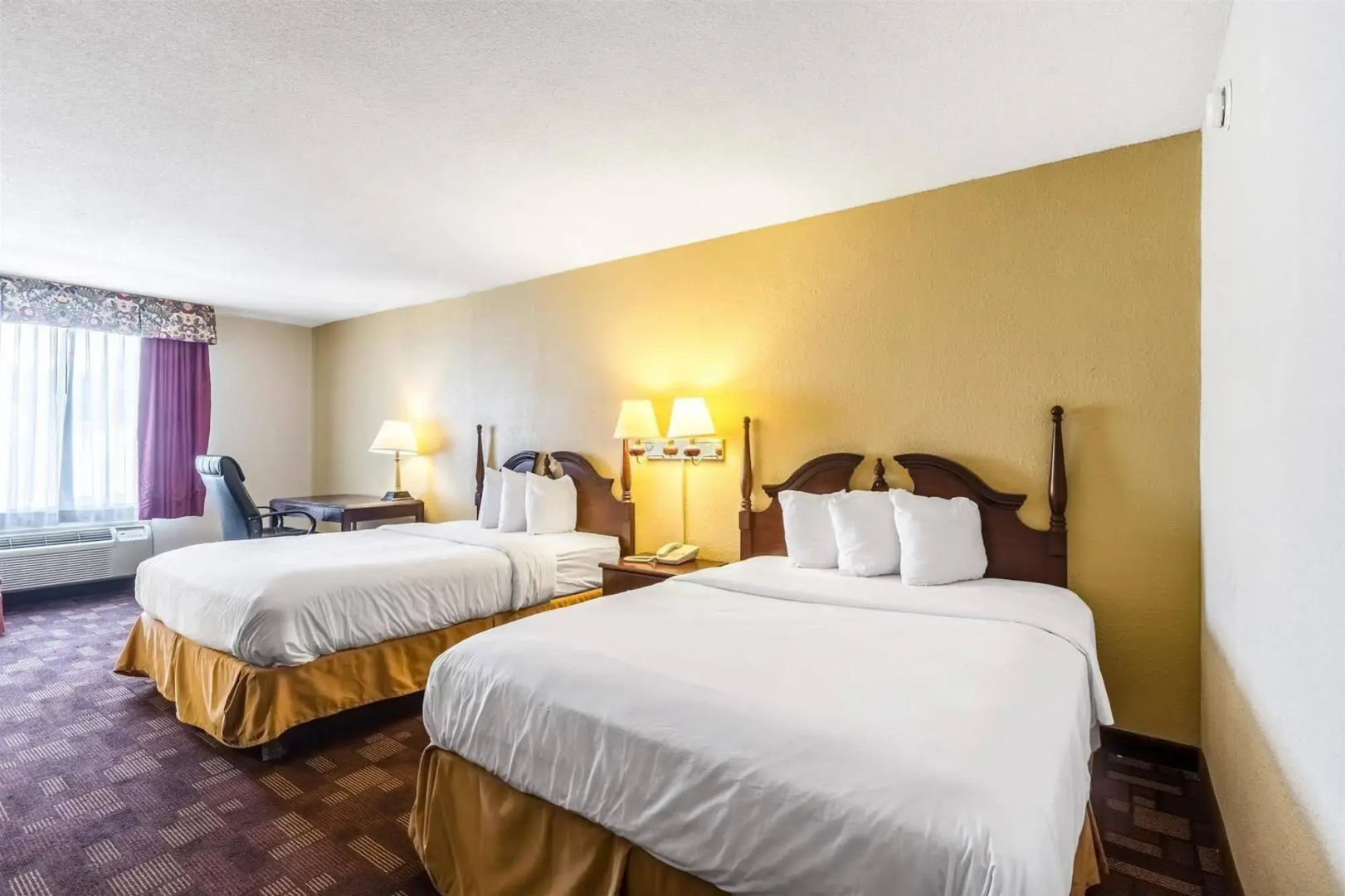 Econo Lodge Inn & Suites Chambersburg Central