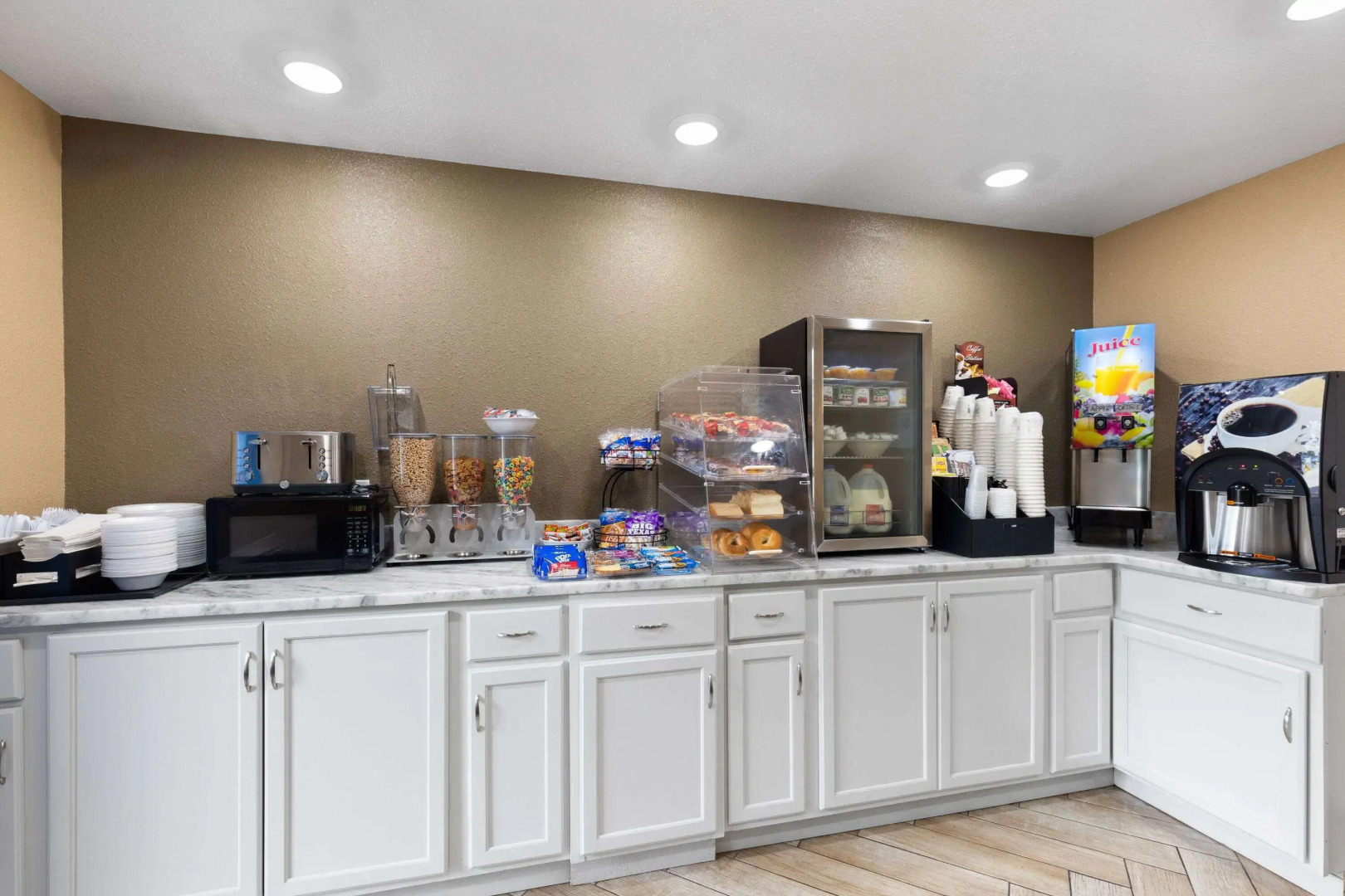 Super 8 by Wyndham Paducah I-24 Exit 4