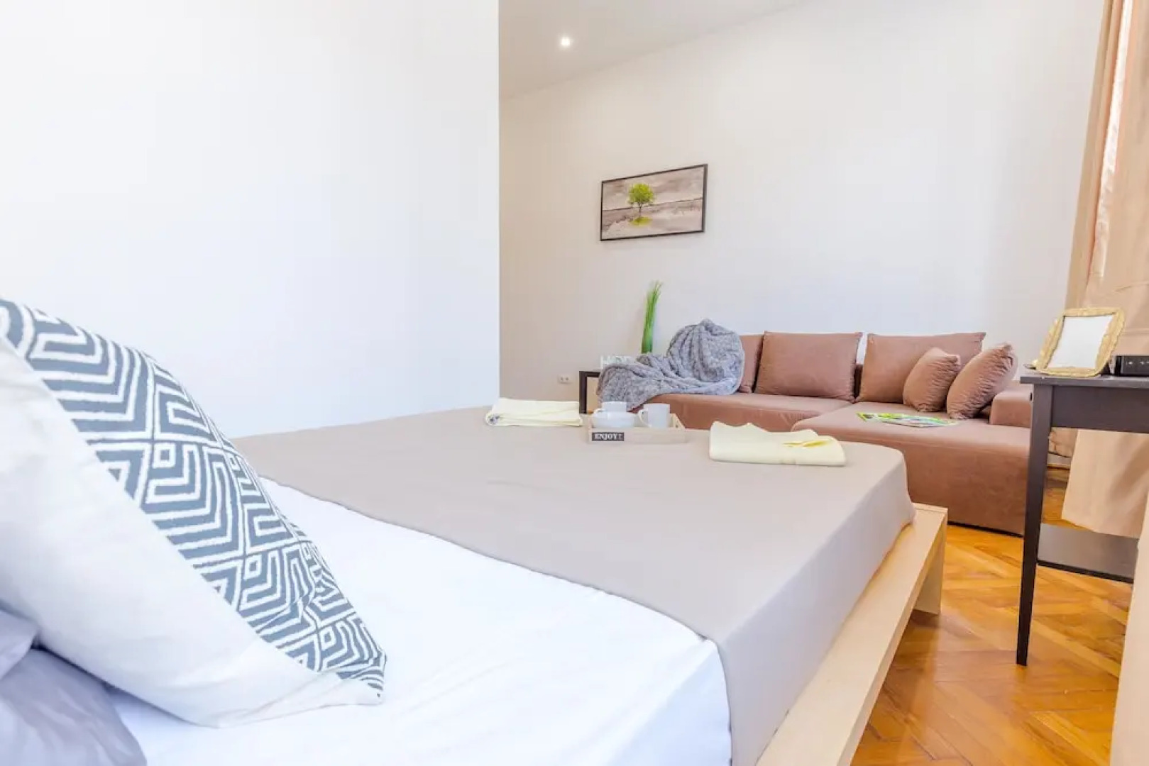 Real Apartments Zoltan