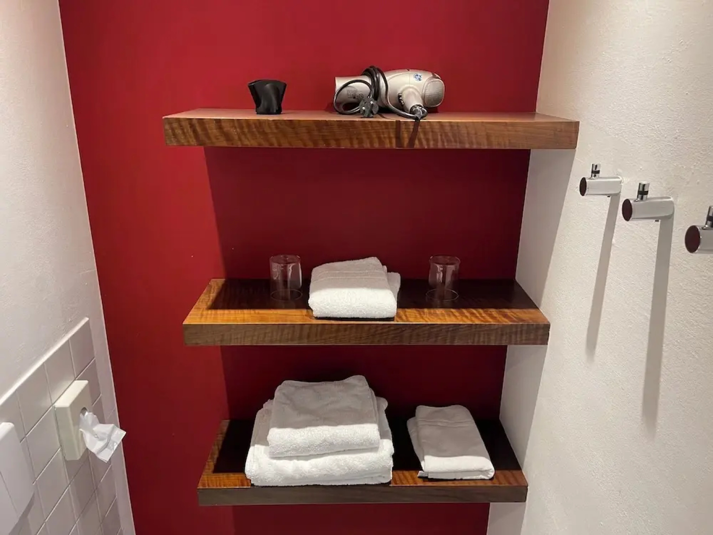 WHLIVING - Apartments & Studios