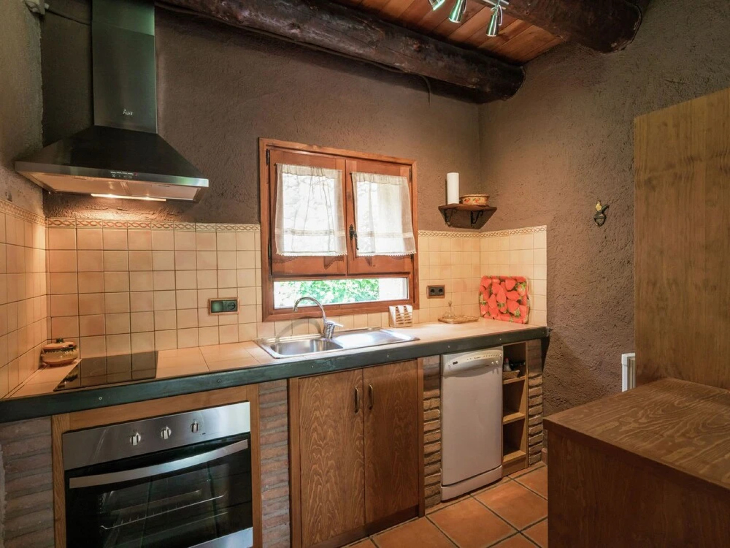 Serene Cottage in Cambrils near Port del Comte