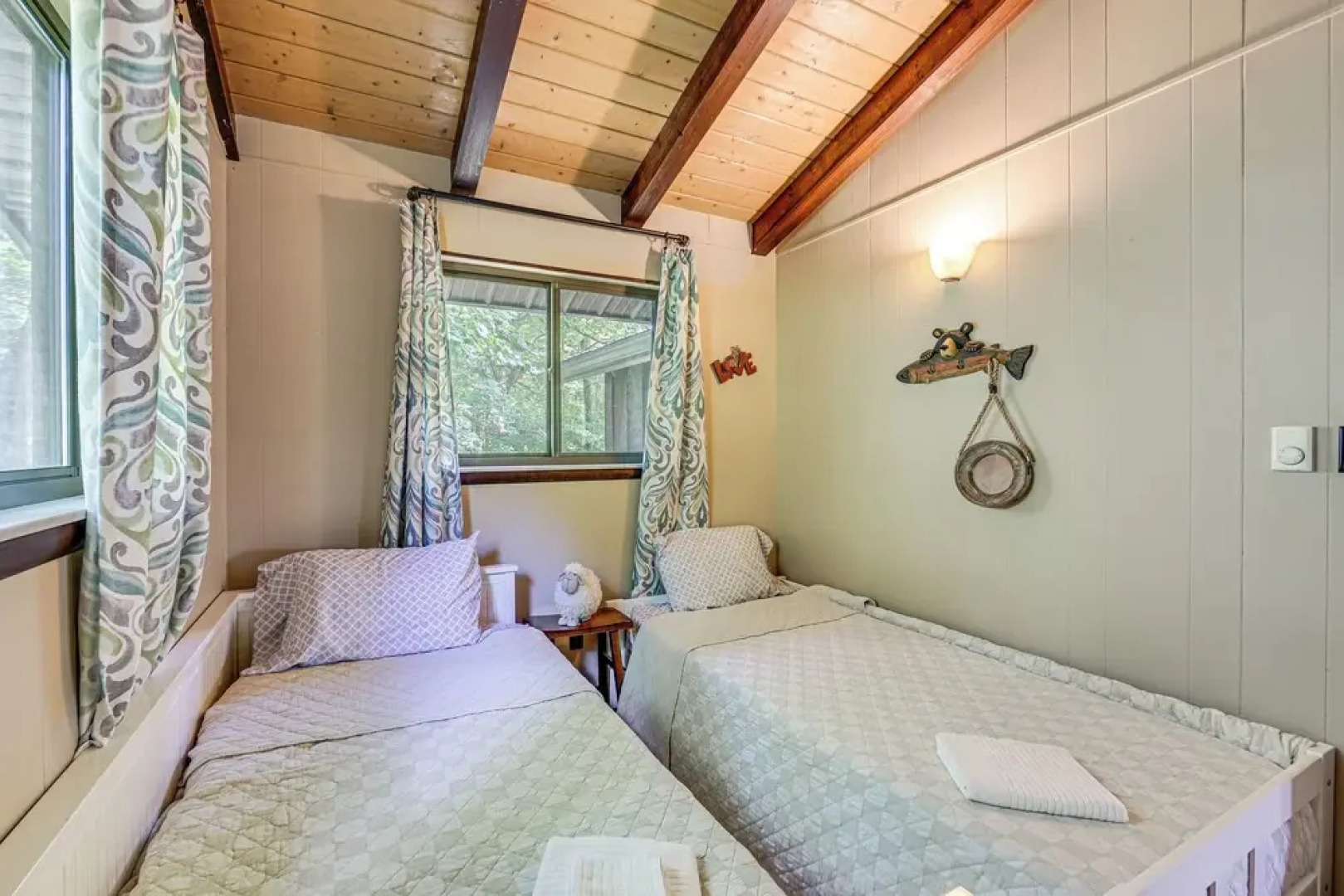 Walk to Alpine Lake: Terra Alta Cabin w/ Deck