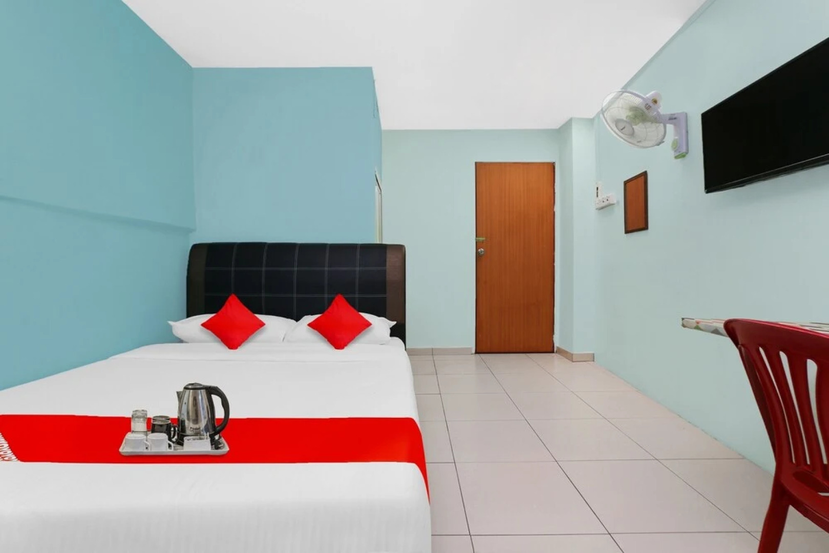 OYO 90873 Travellers Inn