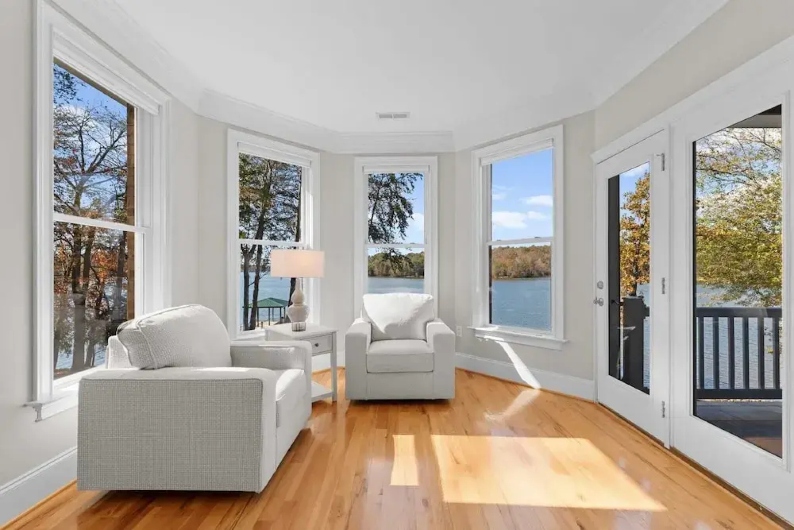 Sunset Pointe by Avantstay Waterfront, Beach, Fire Pit Sleeps 14 5bdr 4BA