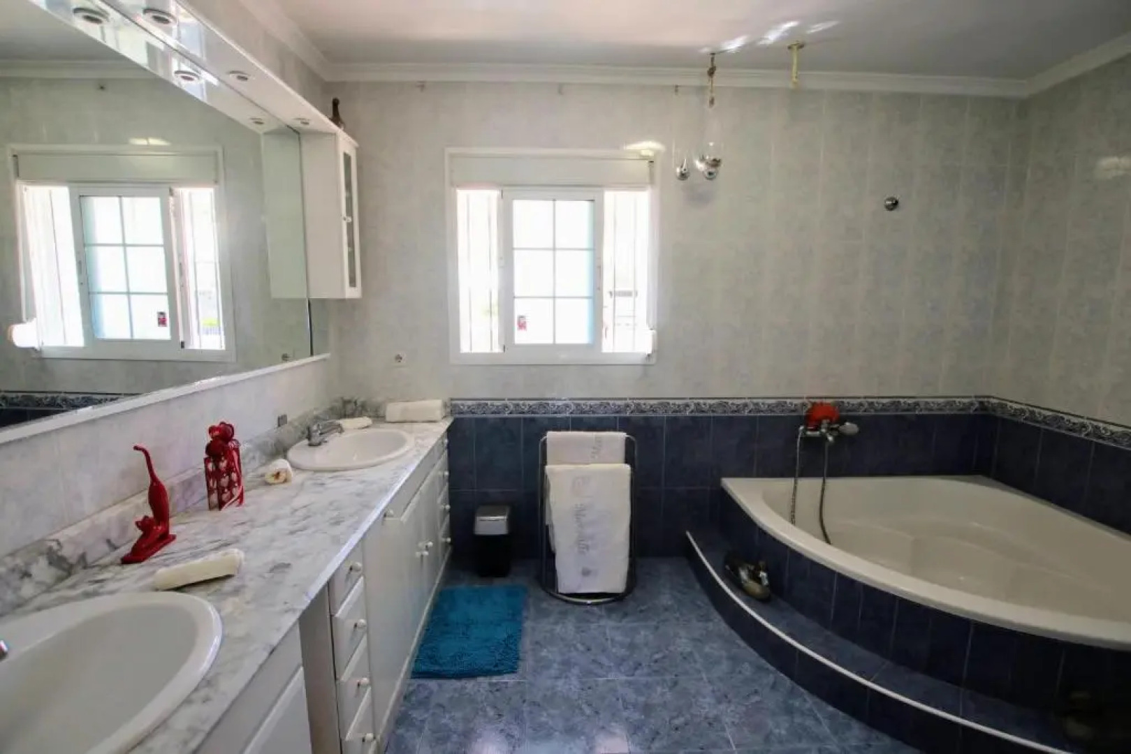 TESS Villa El Mirador