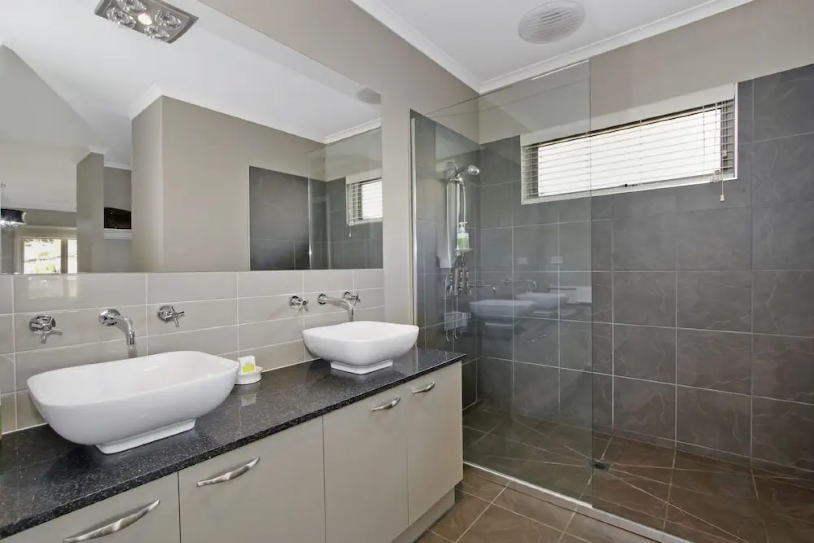 Collins Retreat - 4 Bedroom home with Pool