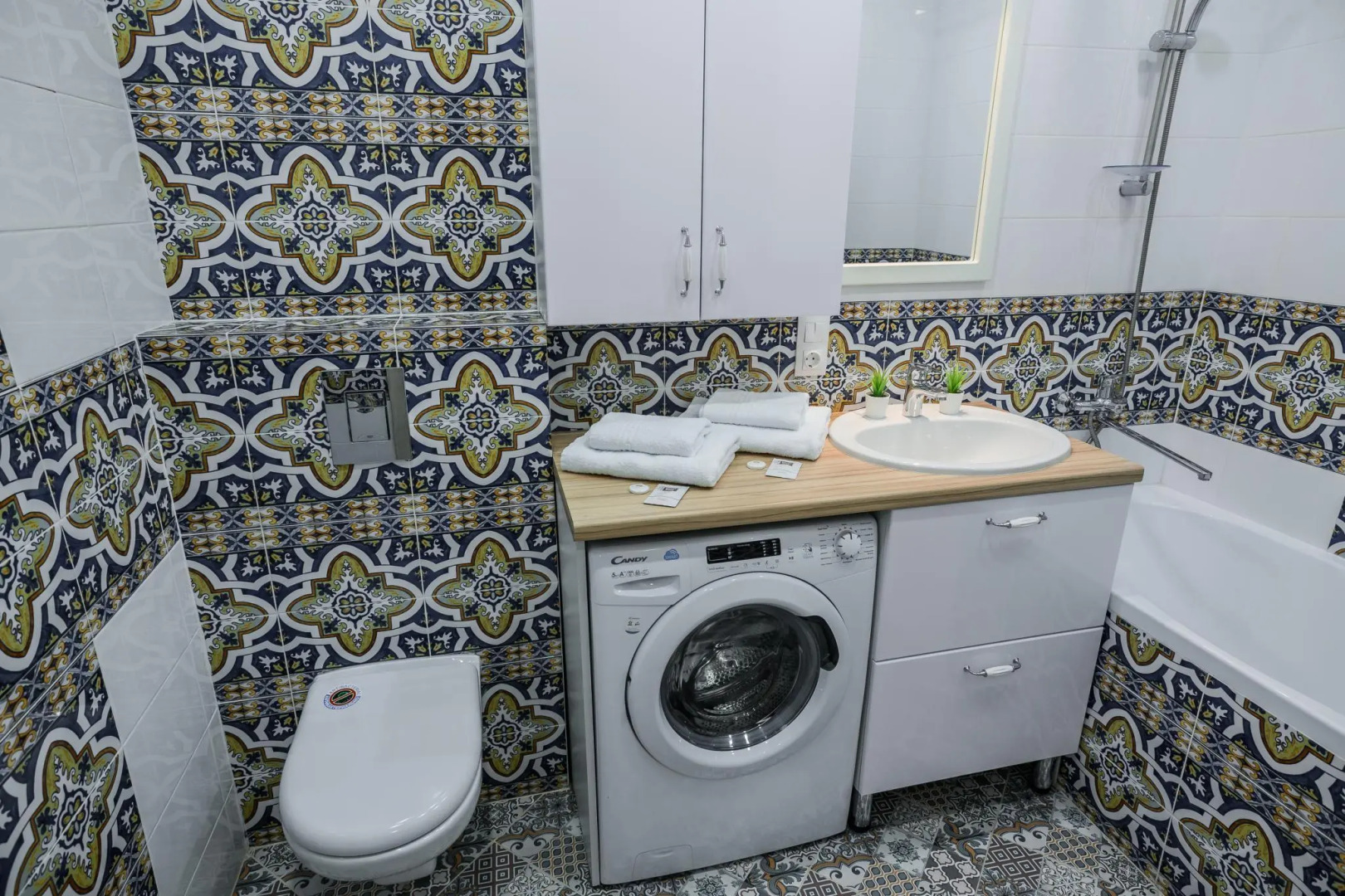 Две Подушки на улице Дуки 25