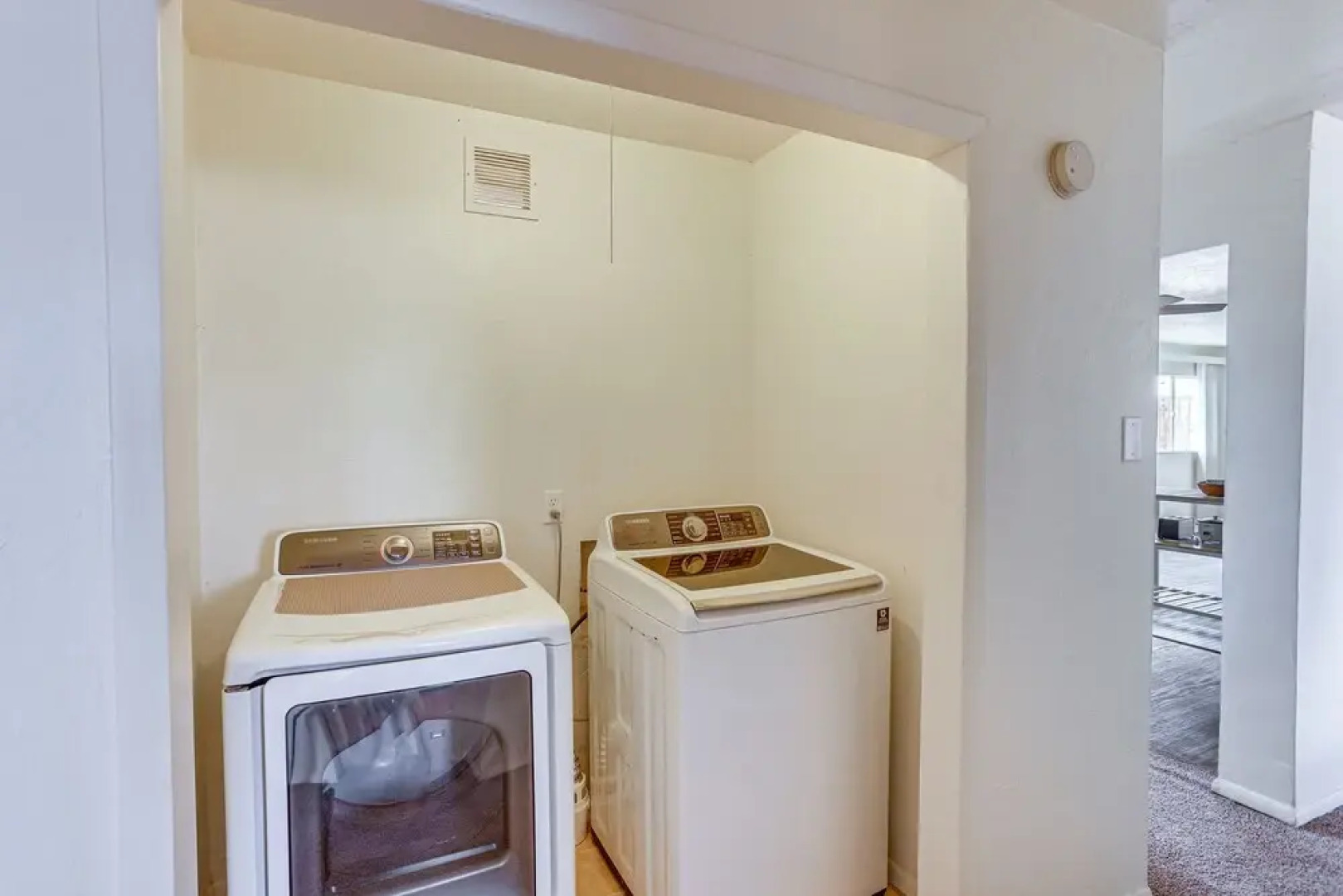 Farmington Family House: 4 Mi to Lake!