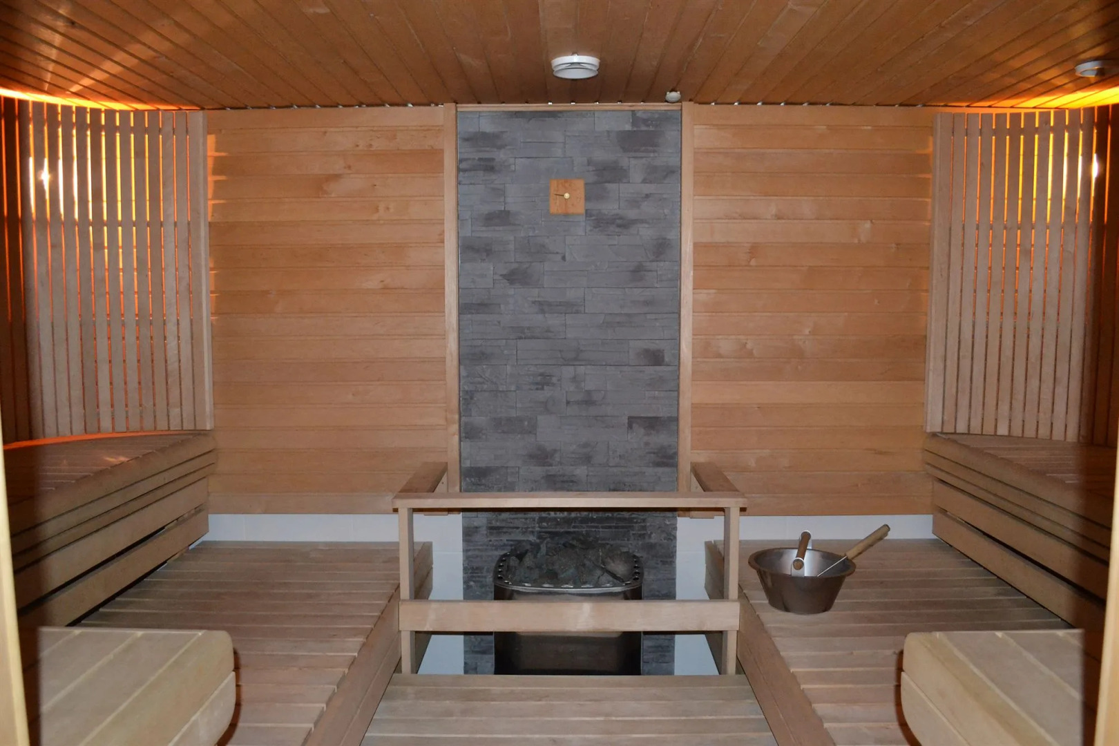 Hotel Aateli Lakeside