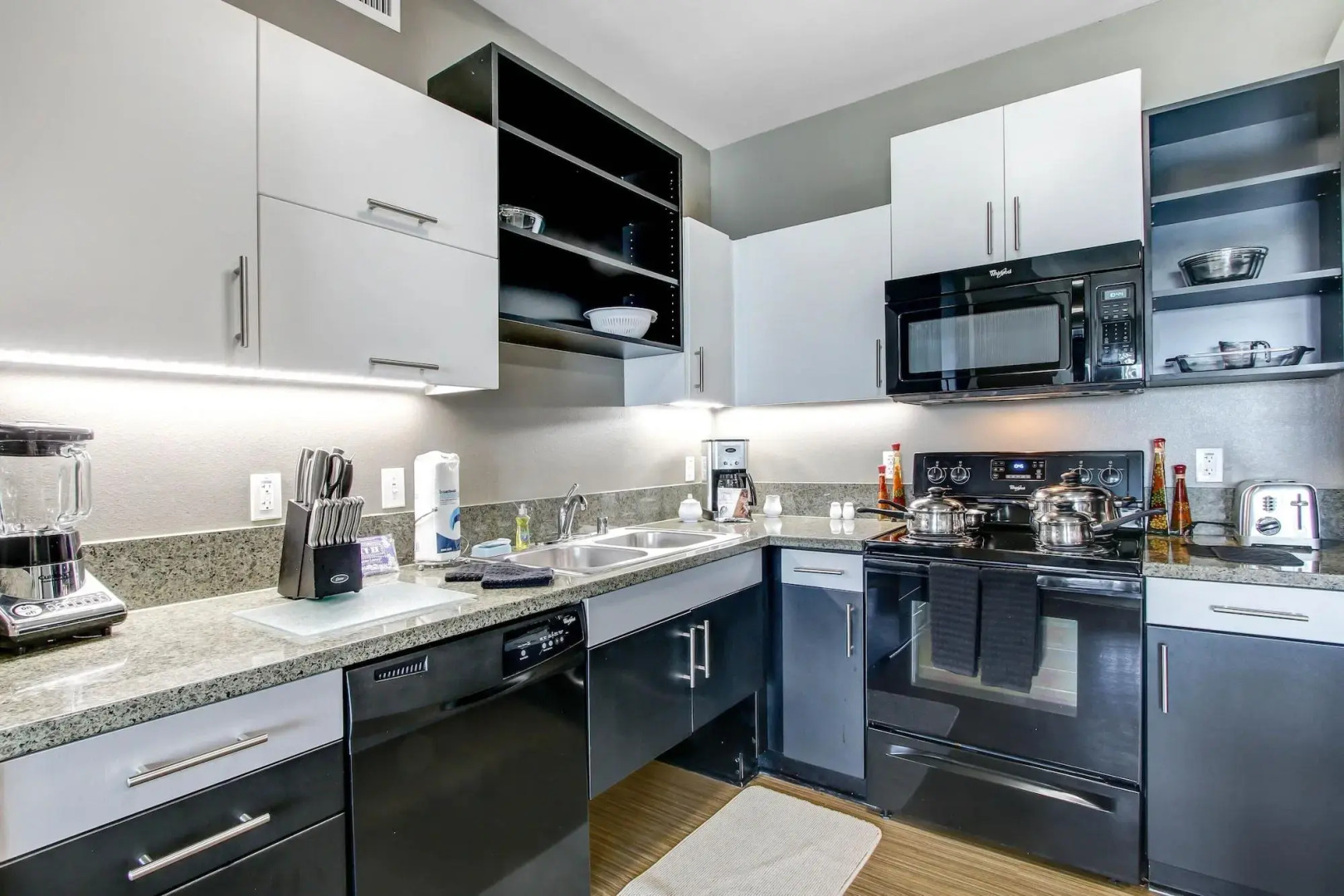 Global Luxury Suites at Marina Del Rey