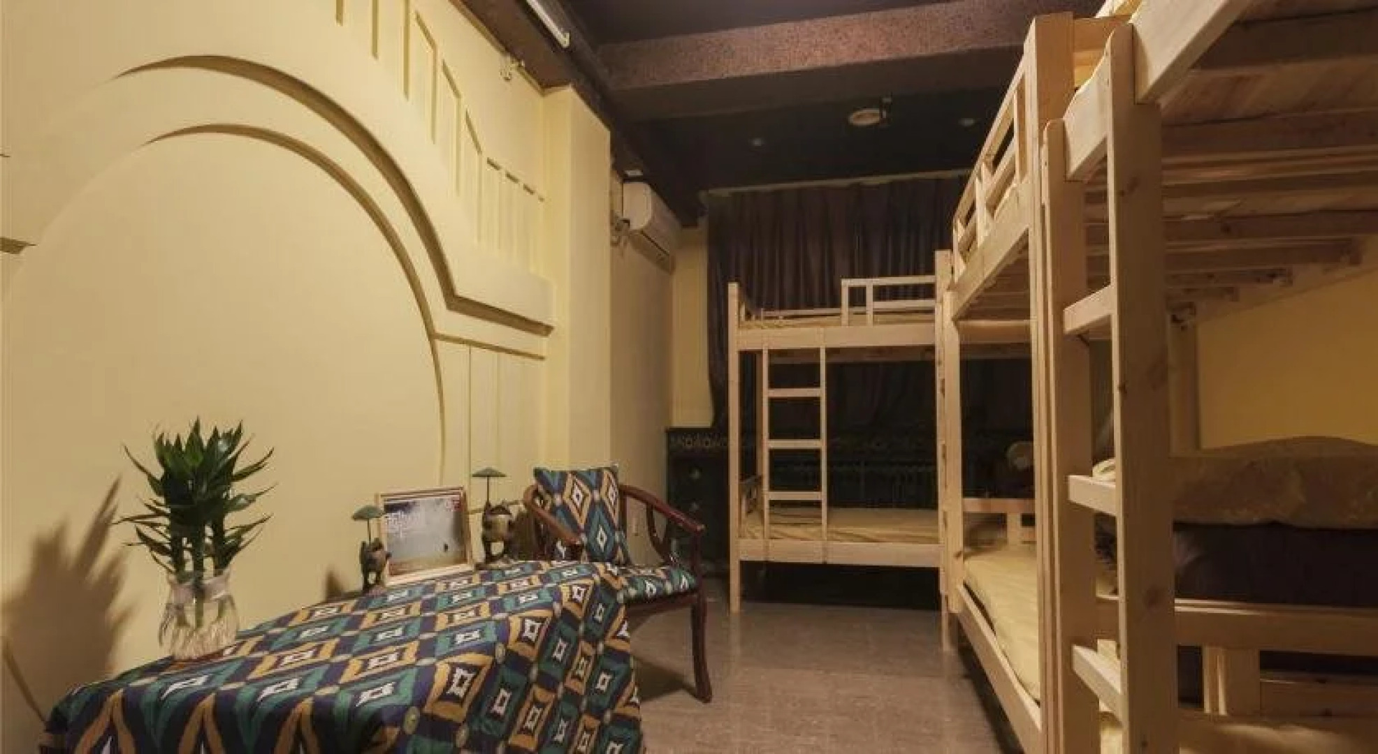 North By Northwest International Youth Hostel