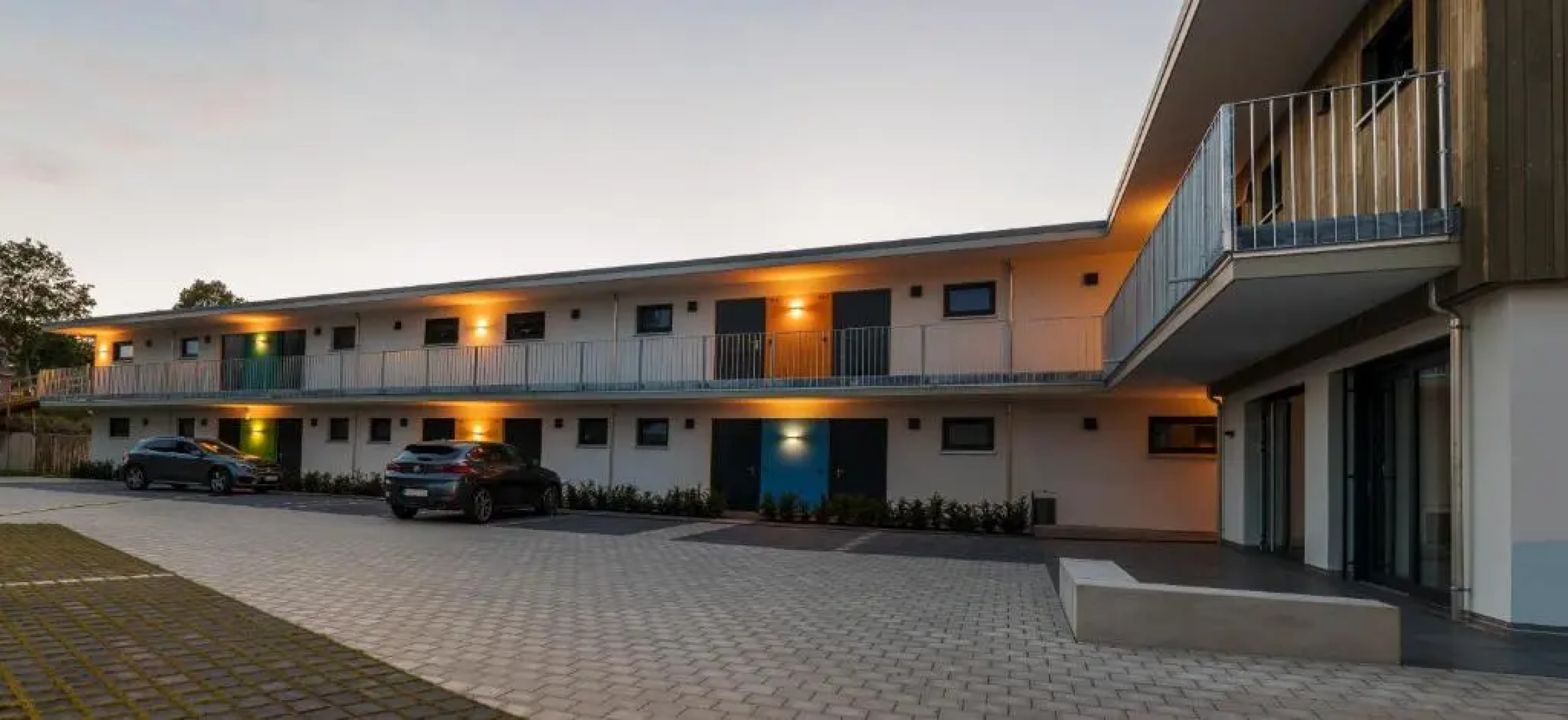 Boarding & House T24