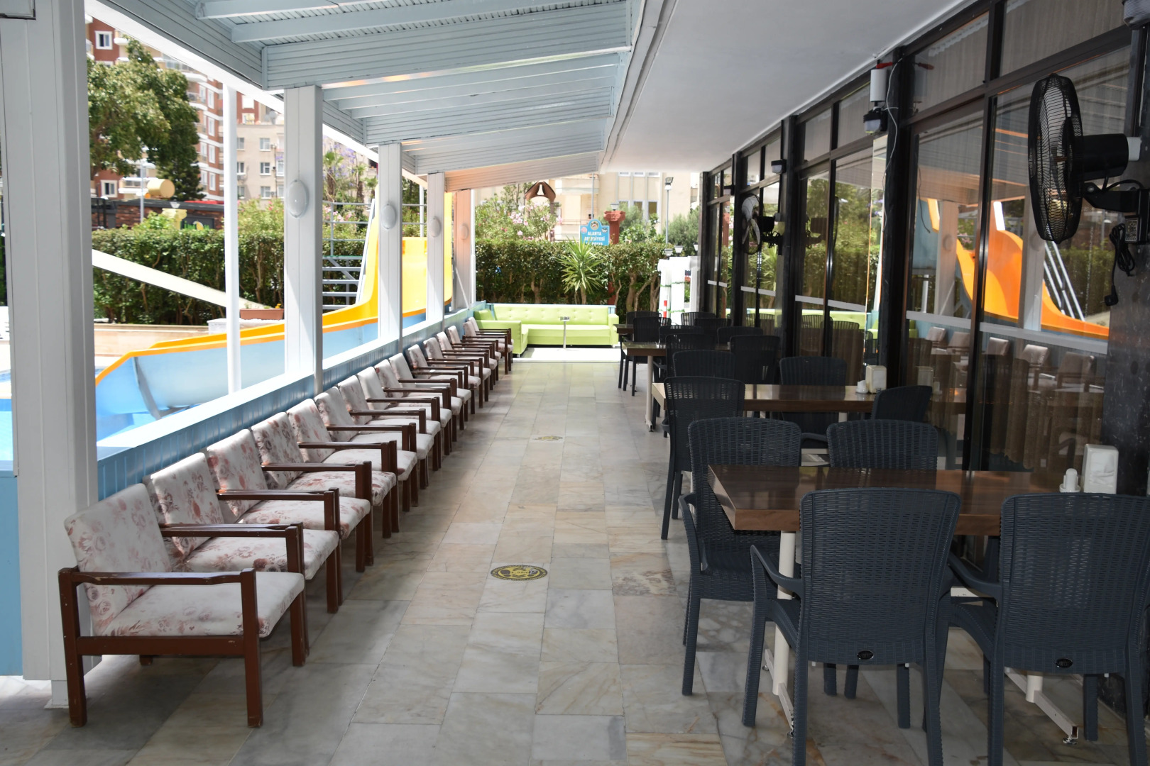 Vi̇va Beach Hotel