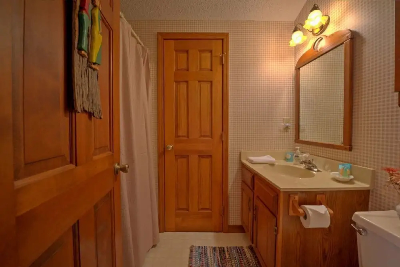 Lilly's Mountain Getaway - 4 Br Home