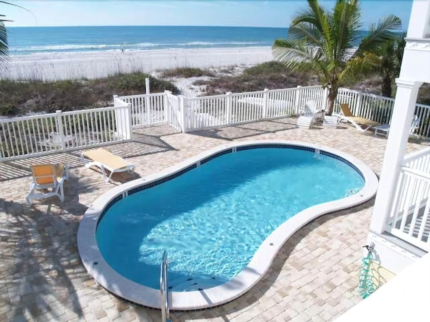 Sunset Villas 4 Awesome Views/2 Balconies/pool/deck/bbq!