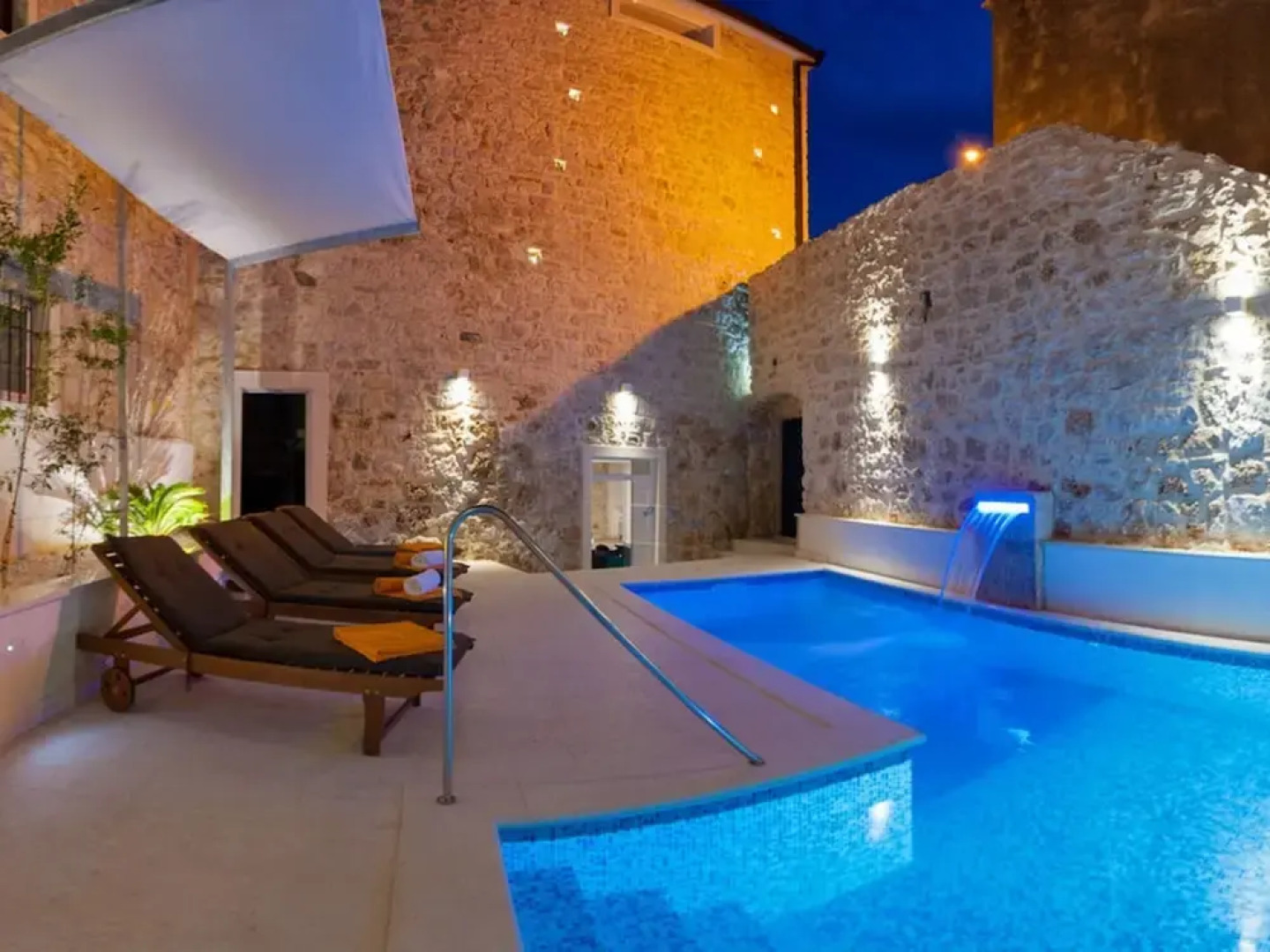 Sea-view Villa in Bol with Hot Tub, Sauna, Whirlpool