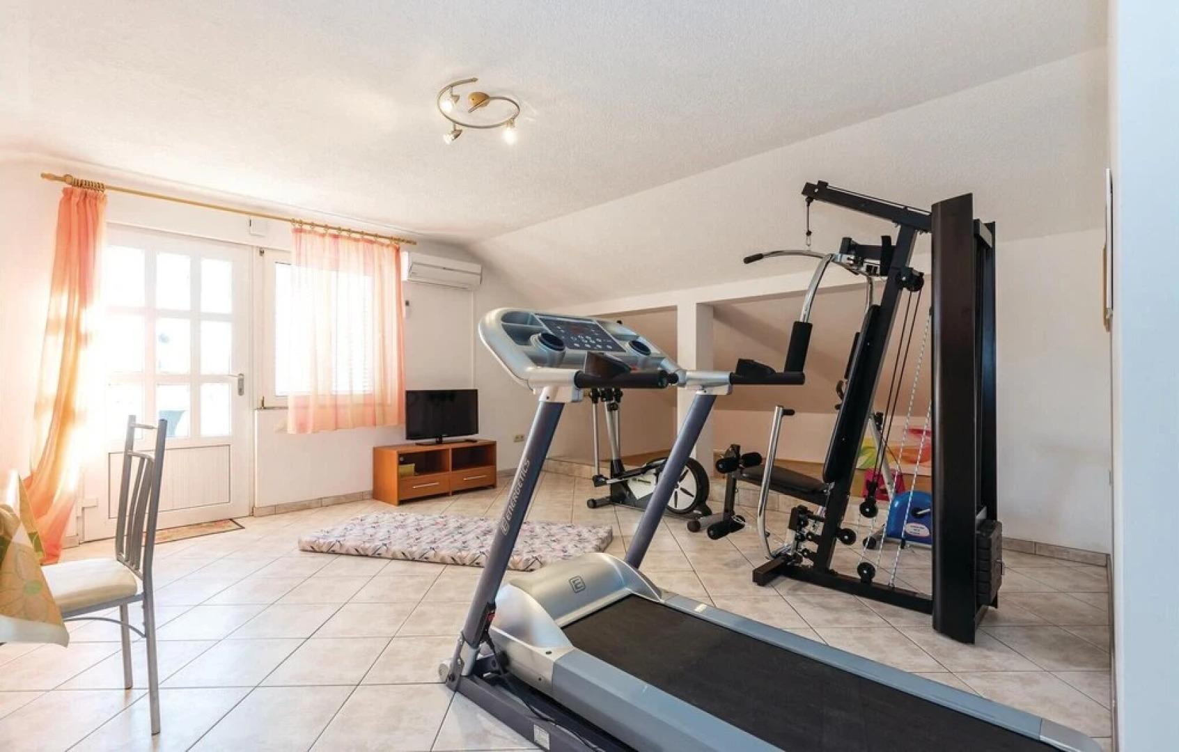 Amazing Home in Novi Vinodolski With Wifi and 5 Bedrooms