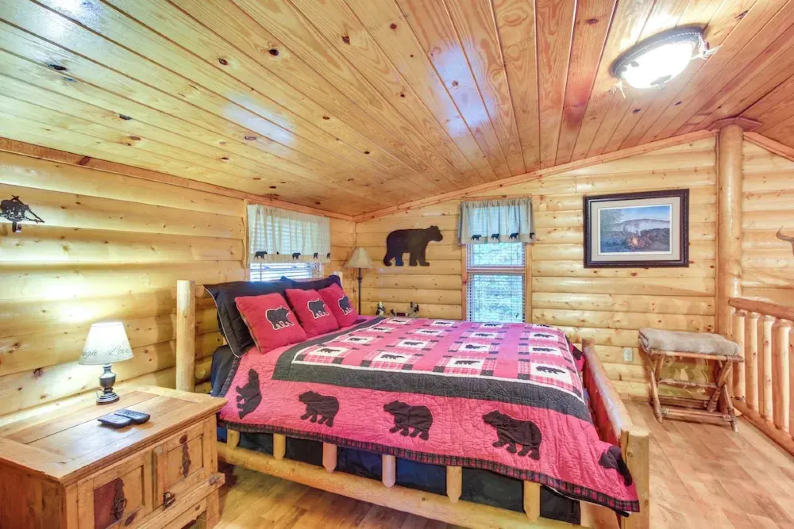 Backyard & Porch: Rural Cosby Log Cabin!