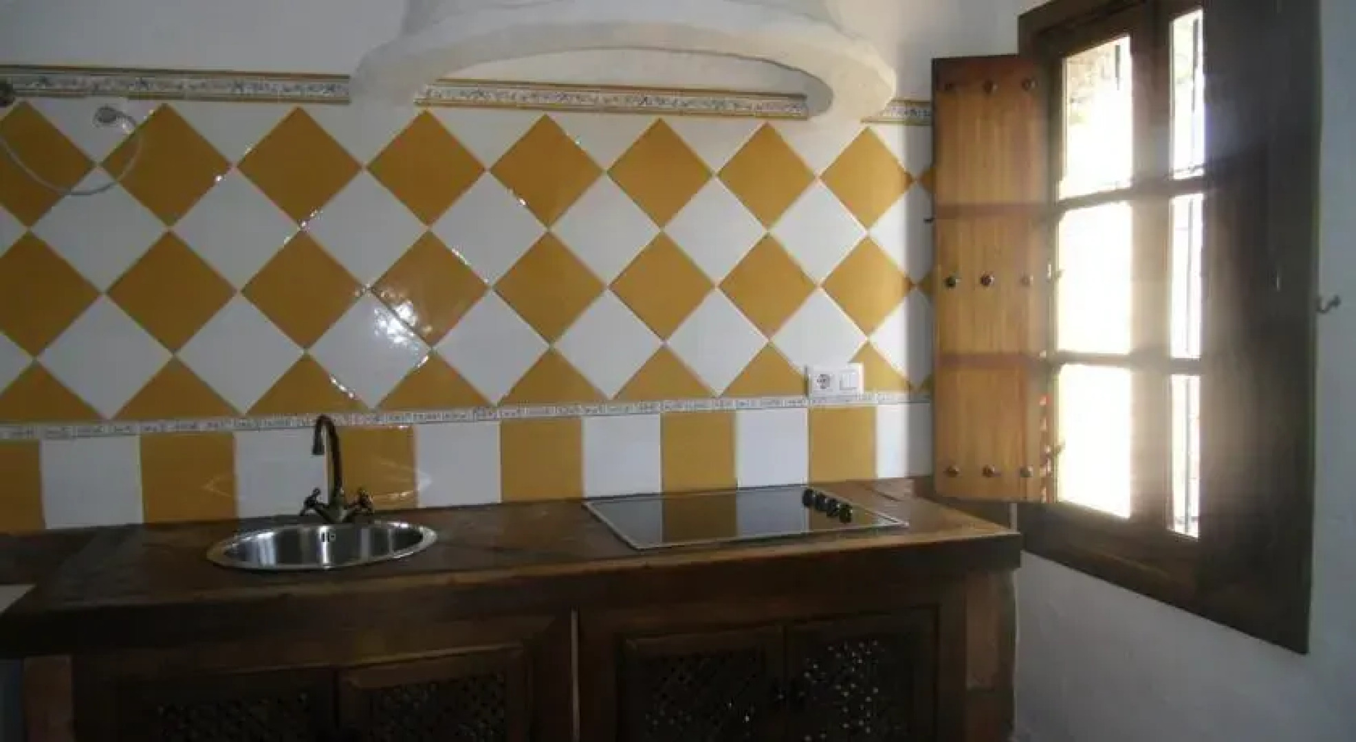 Almachar Apartahotel