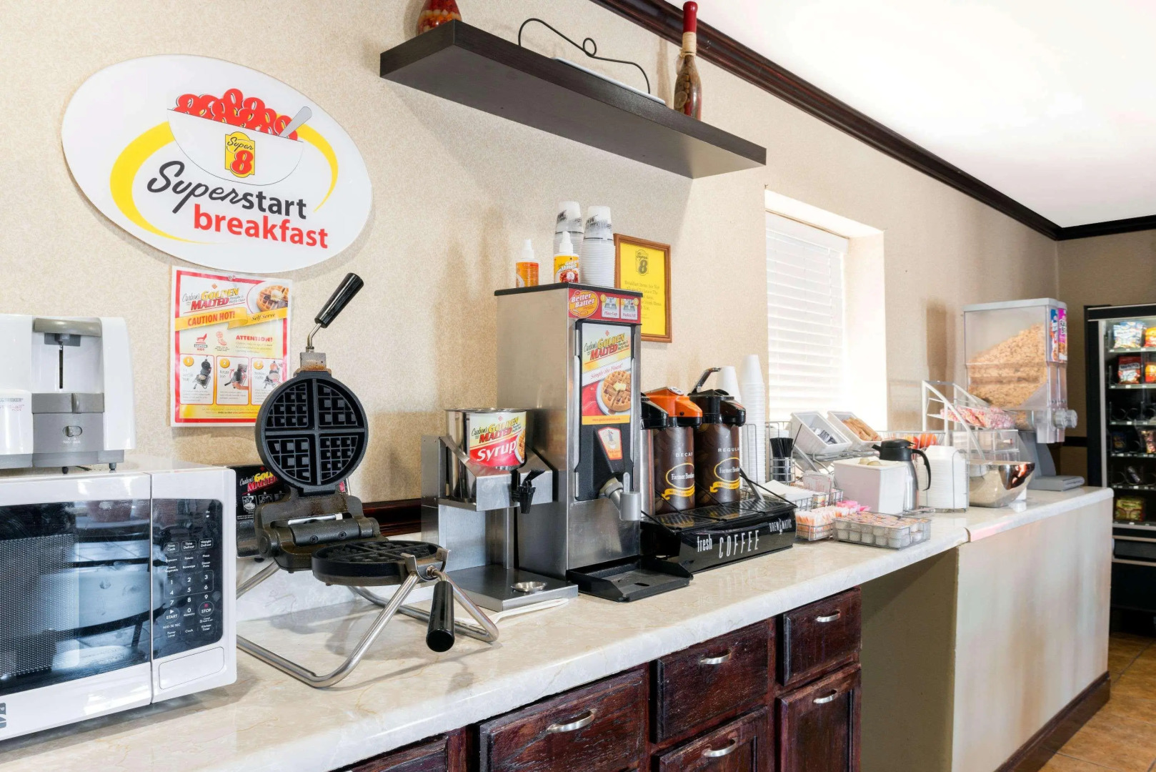 Super 8 by Wyndham Fenton/St. Louis Area