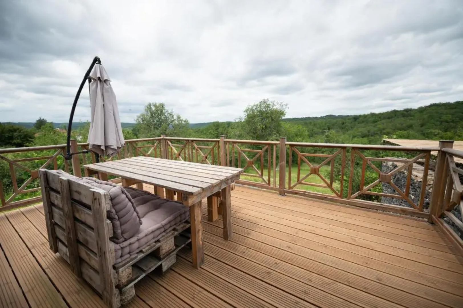 Lot en Dock 3 logements atypiques et écologiques en vallée de la Dordogne