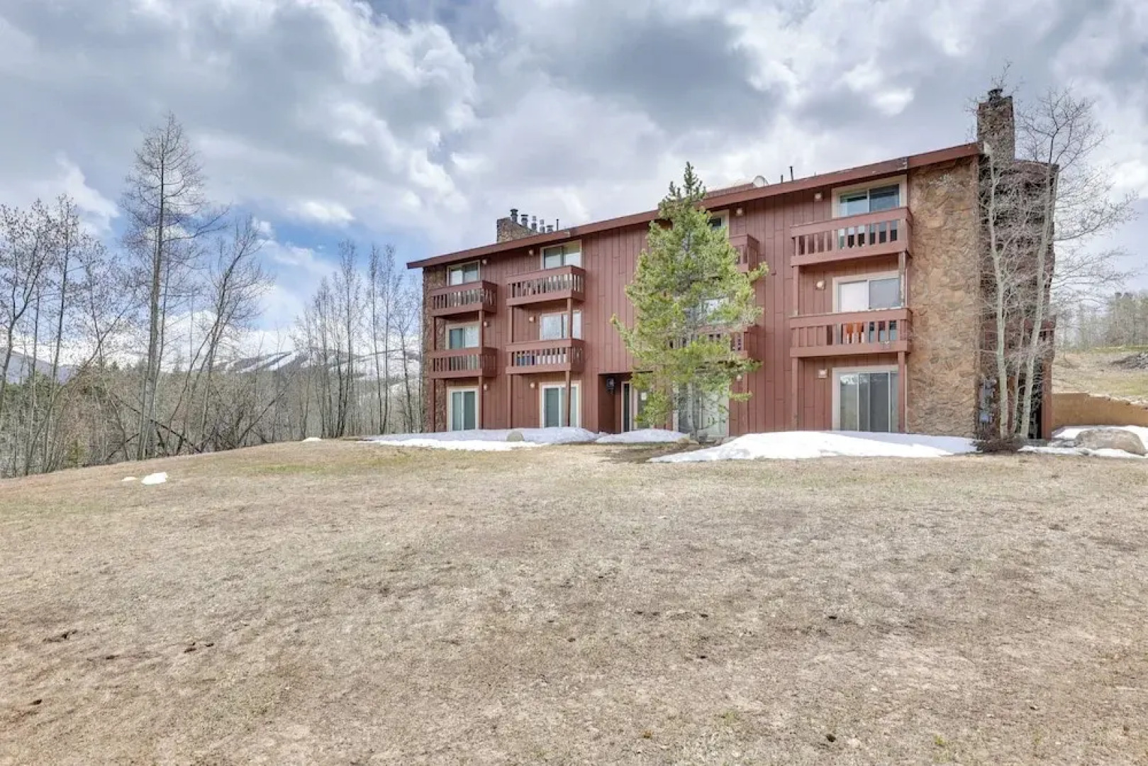 Cozy Winter Park Condo w/ Hot Tub & Shuttle!