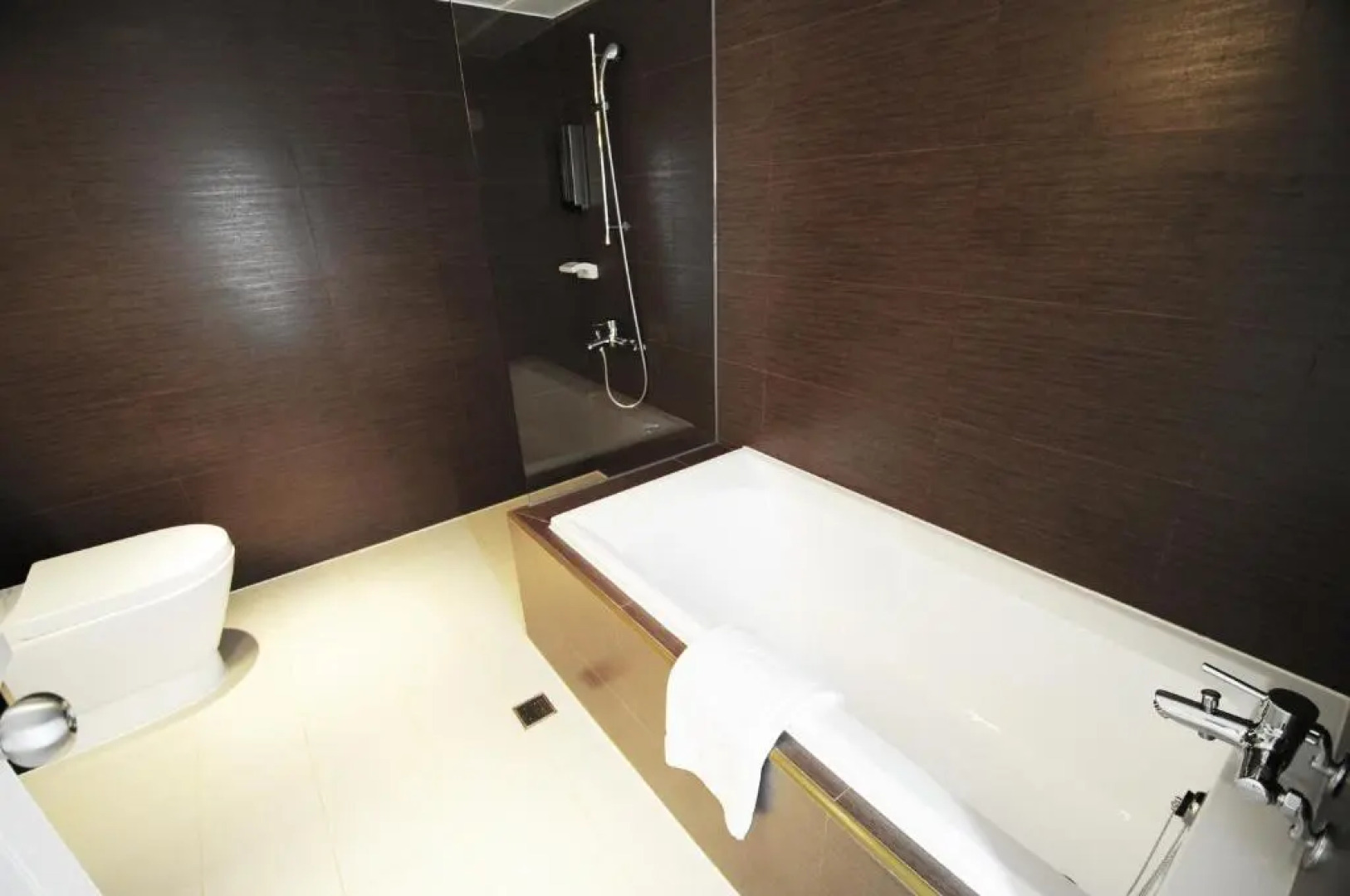 The Riverside Hotel Esthetics