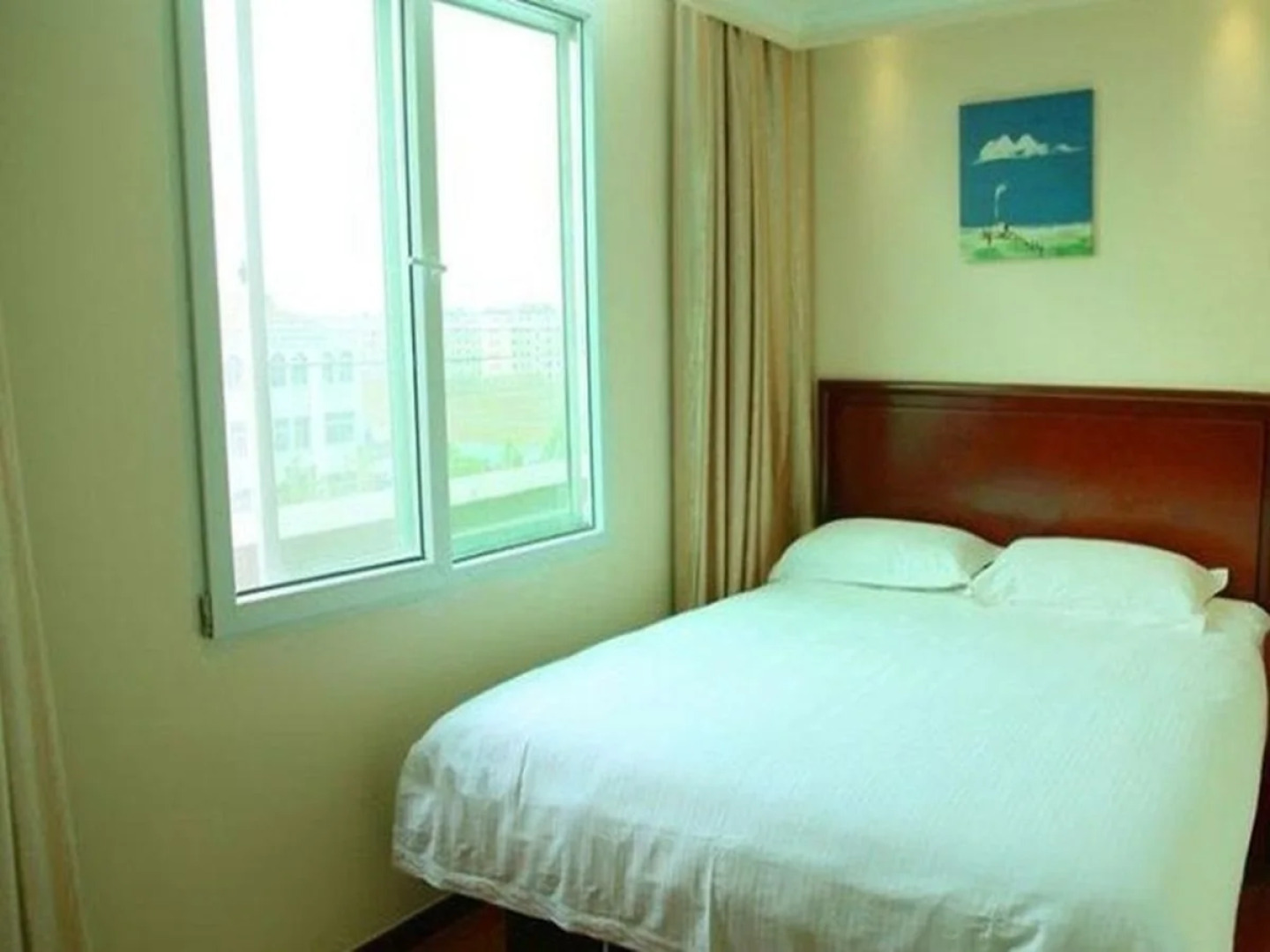 GreenTree Inn Shandong Weihai Rushan Century Avenue Express Hotel