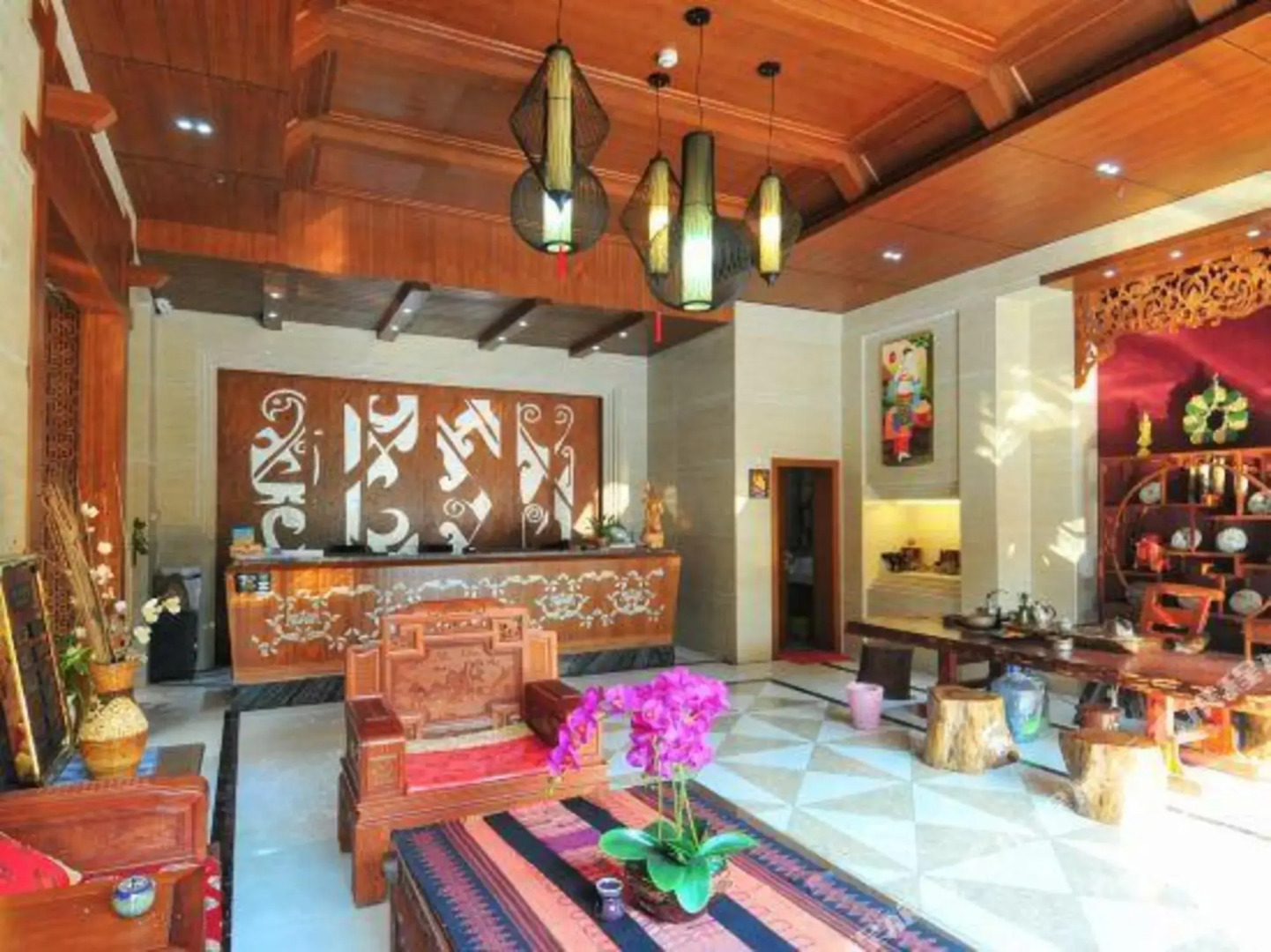 Sawadika Fengqing Hotel