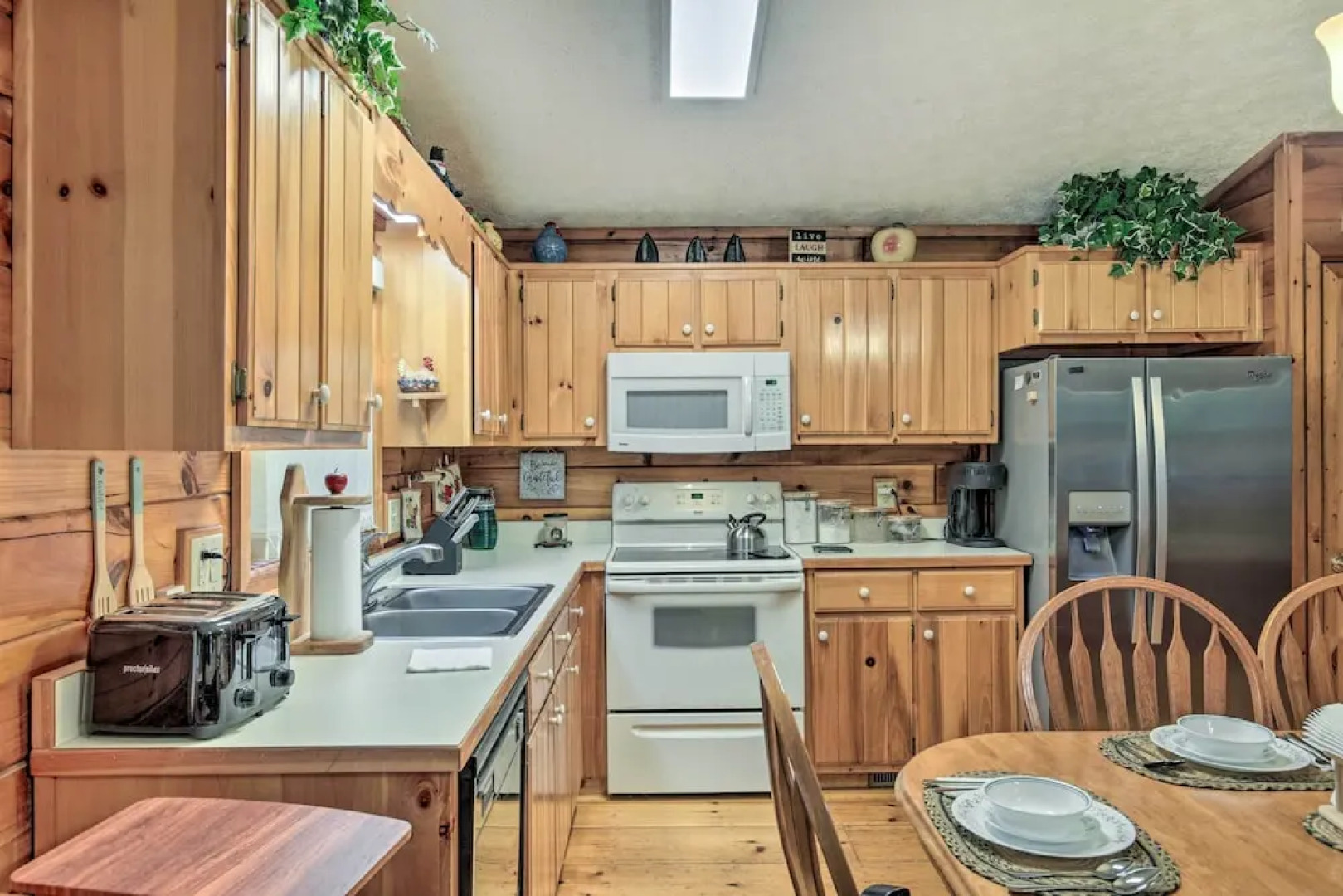 Blairsville Cabin w/ Private Hot Tub!