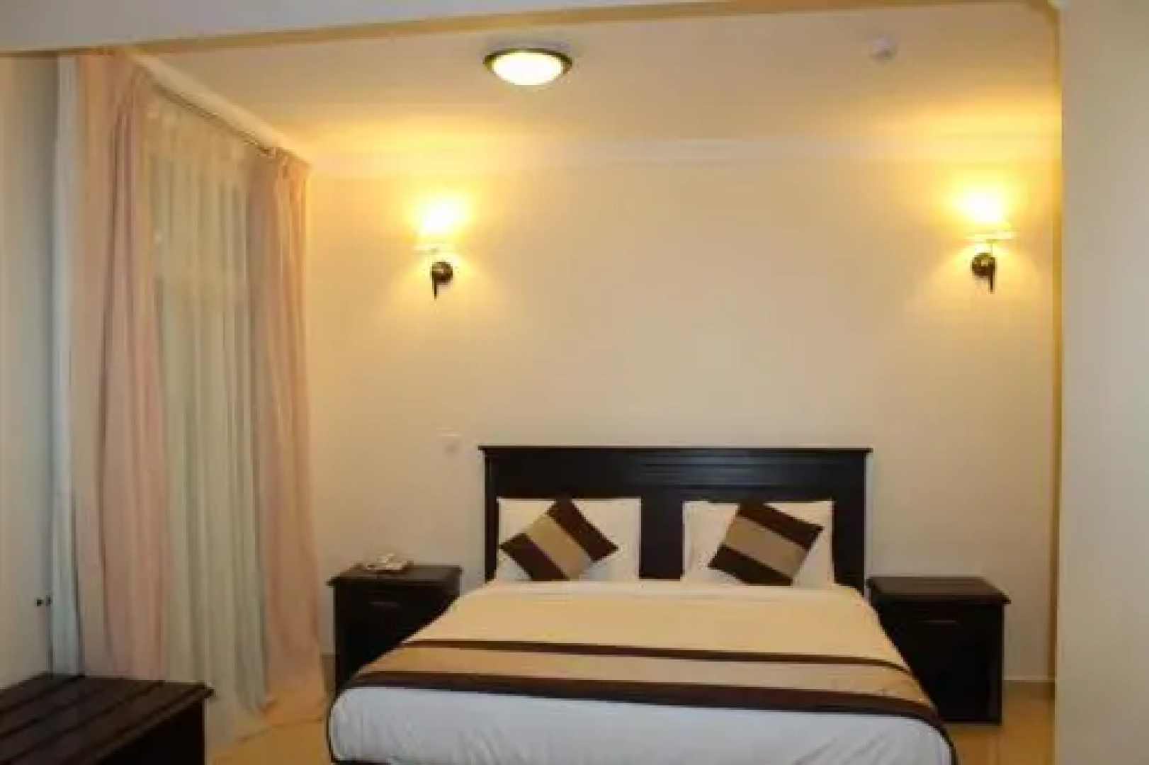 Panorama Sarovar Portico