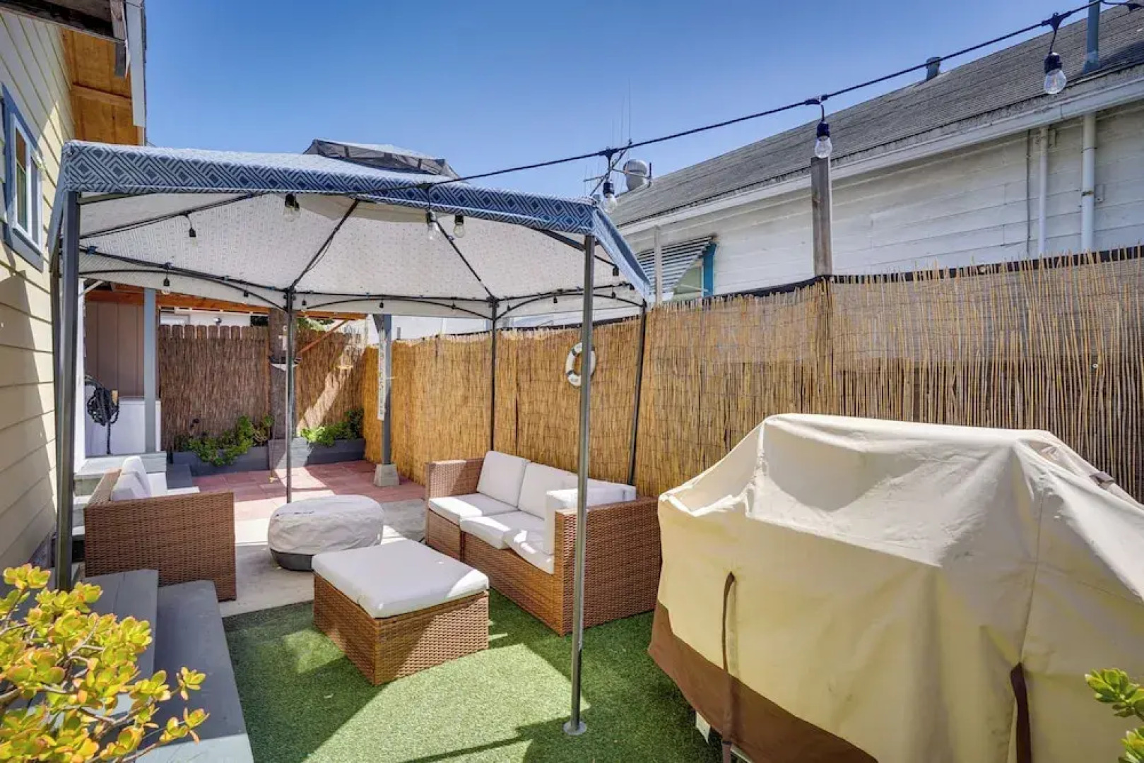 Huntington Beach Haven w/ Gas Grill: Near Water!