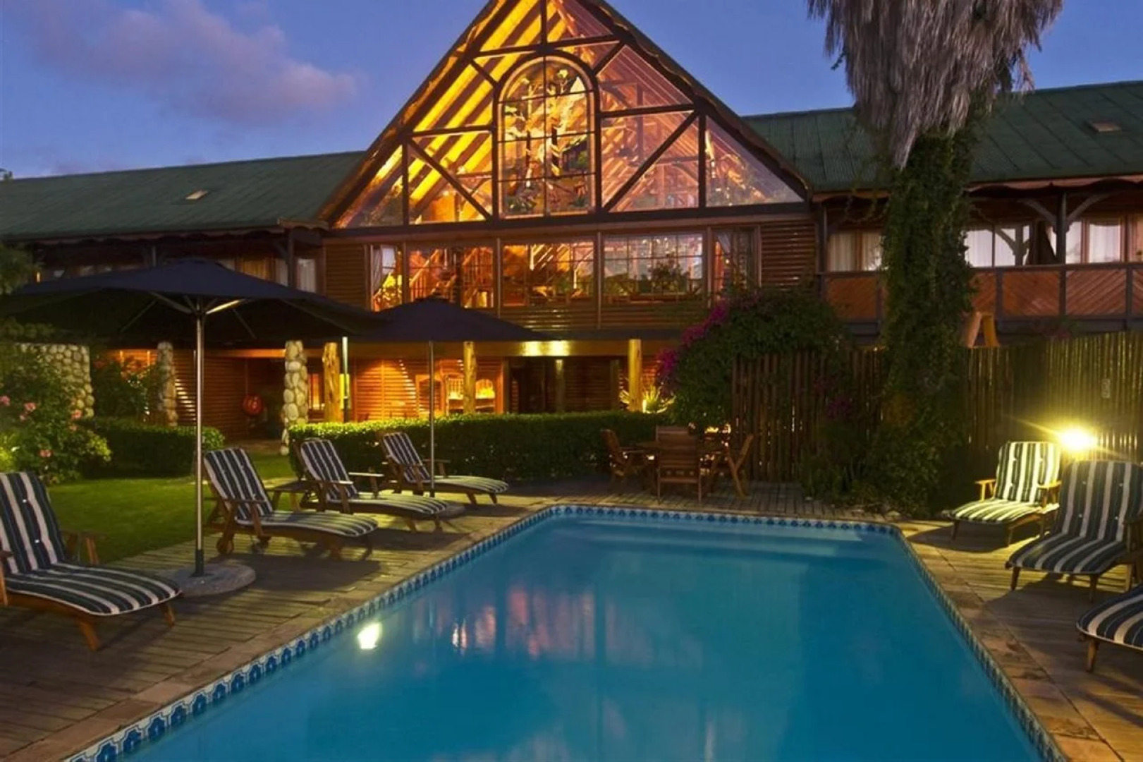 Knysna Log-Inn Hotel