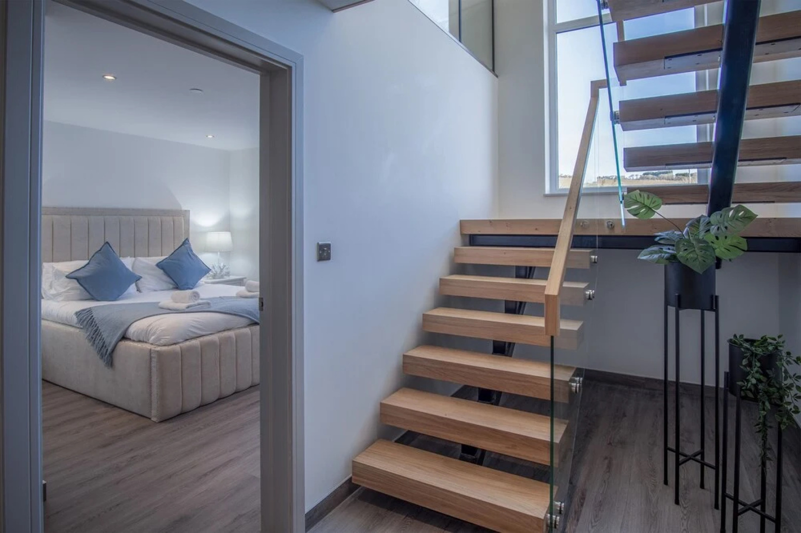 Sunrise - 5 Bedroom Home - Pendine