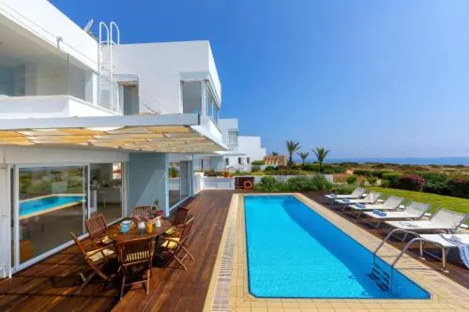 Beachfront Villa Balsa