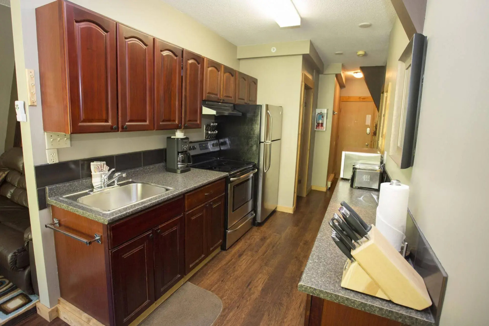 The Pinnacles Suite Hotel