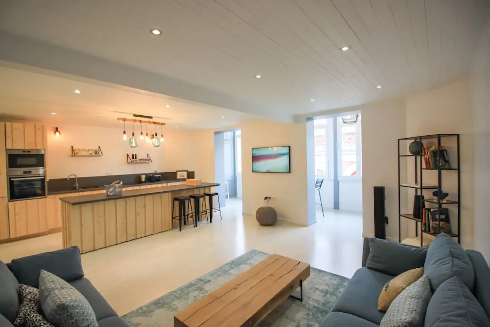 Maison bleue du bassin