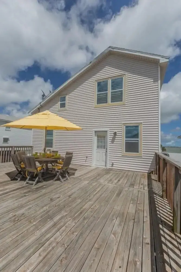 Tropical Oasis In Beautiful Galveston-tiki Island 3 Bedroom Home by Redawning