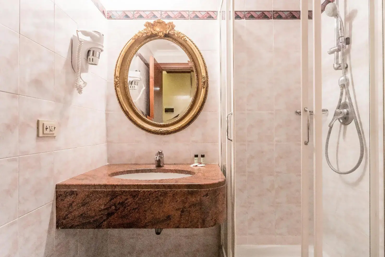 Raeli Hotel Archimede