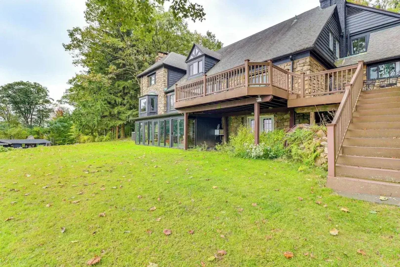 Hot Tub & Mtn Views: Expansive Hazleton Retreat