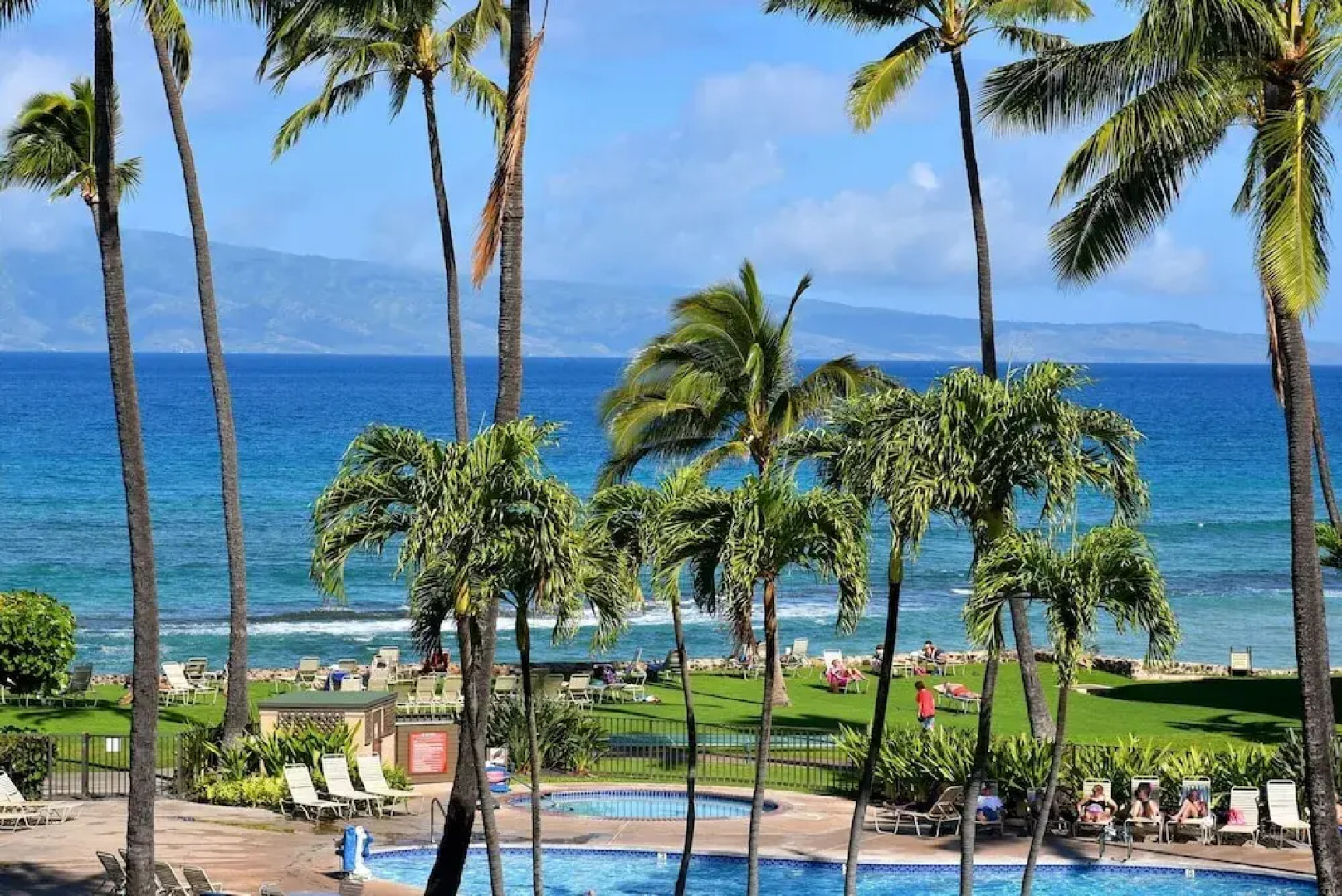 Papakea #d402 3 Bedroom Condo by RedAwning