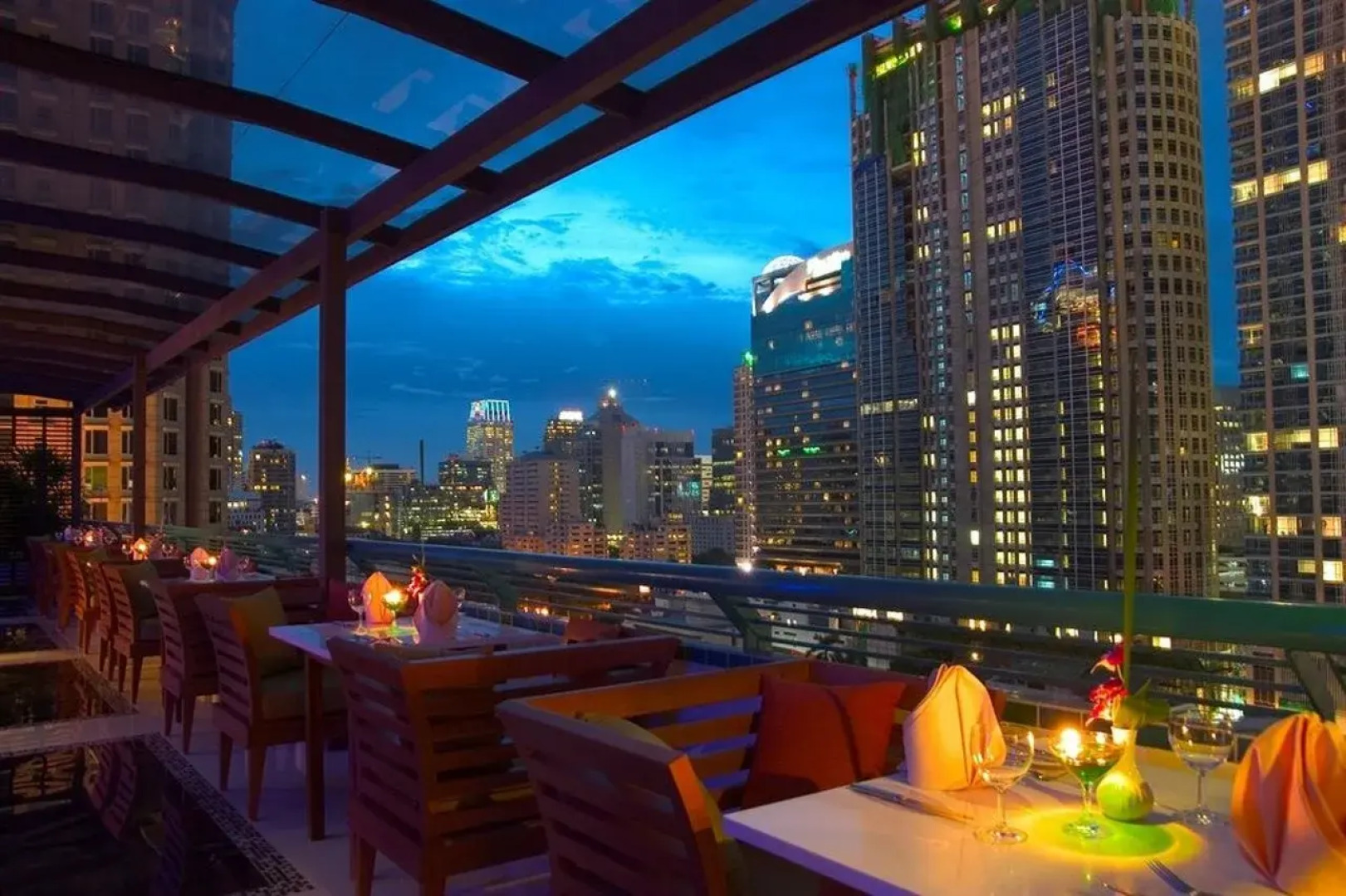 Radisson Hotel Chateau de Bangkok