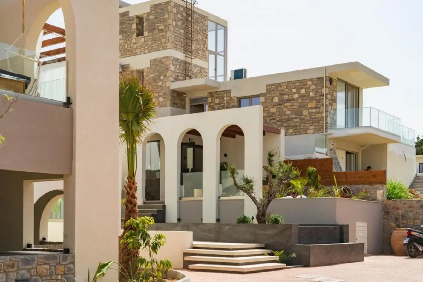 Vaya Suites by Omilos Hotels