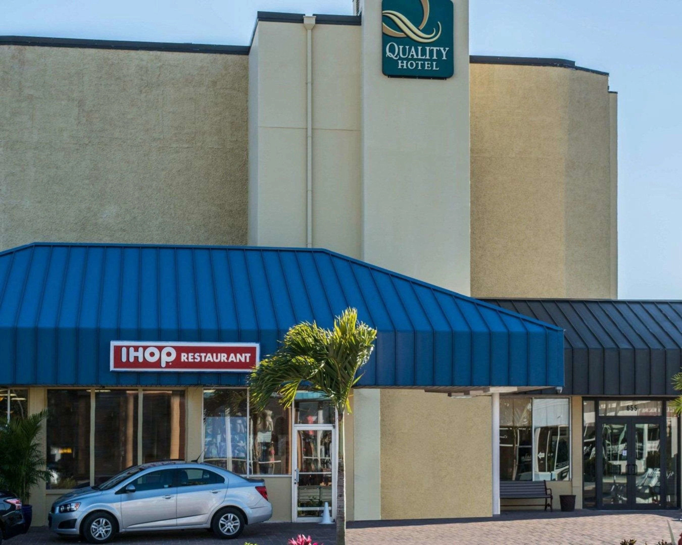 Dolphin Sands Clearwater Beach, an Ascend Collection Hotel