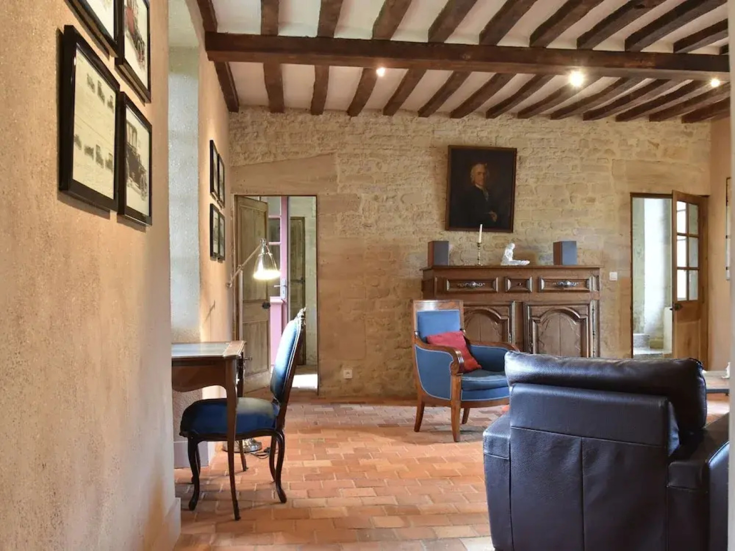 Luxurious Mansion in Castle Grounds in Lantheuil